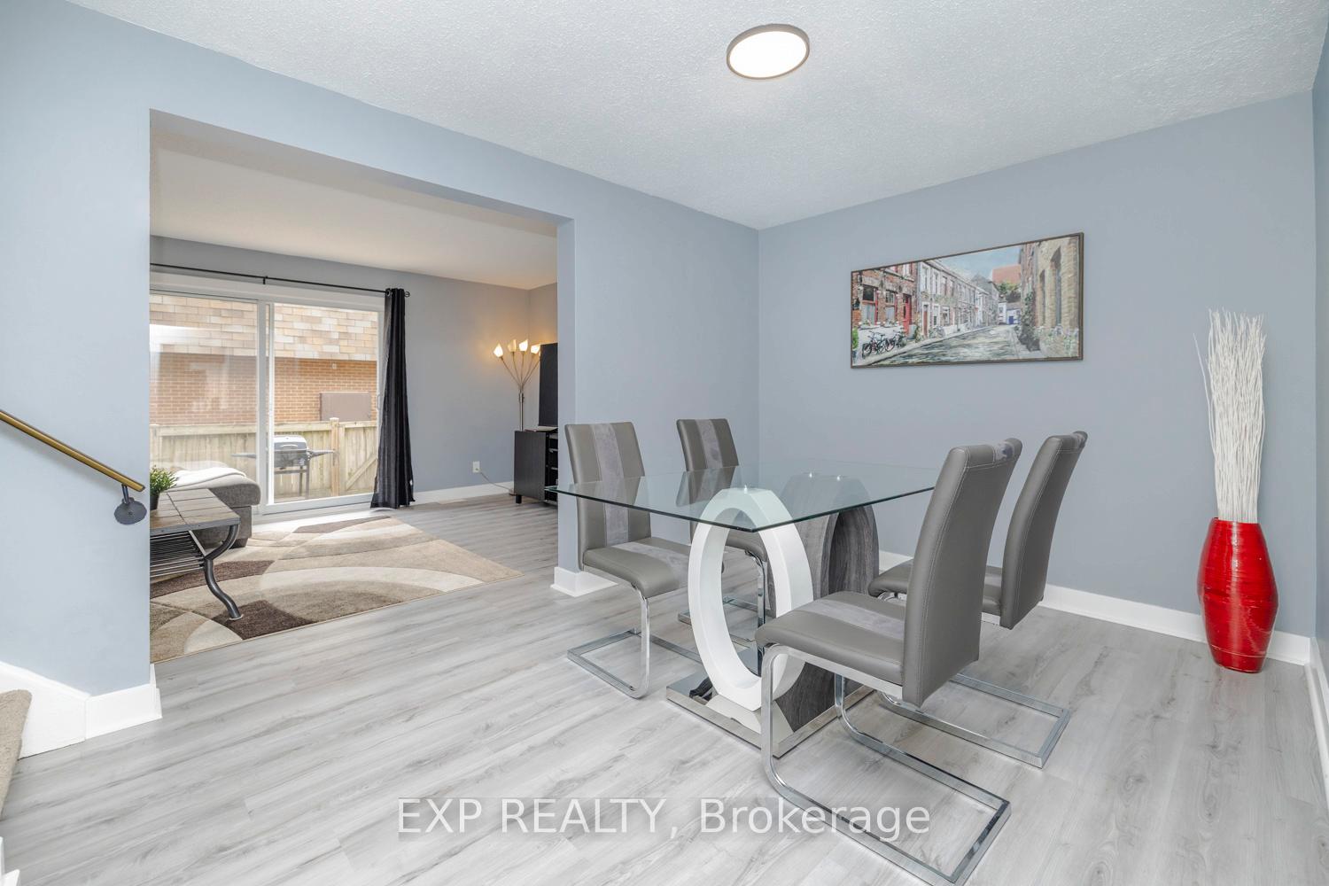 Photo 12 of 9 Corley Place, Ottawa, Heron Gate/Industrial Park — HOMEH