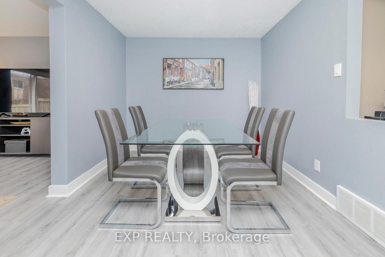 Photo 13 of 9 Corley Place, Ottawa, Heron Gate/Industrial Park — HOMEH