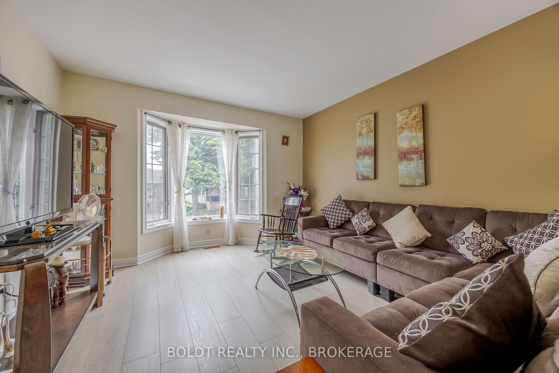 Photo 7 of 101 Arthur Street, St. Catharines, Lakeshore — HOMEH