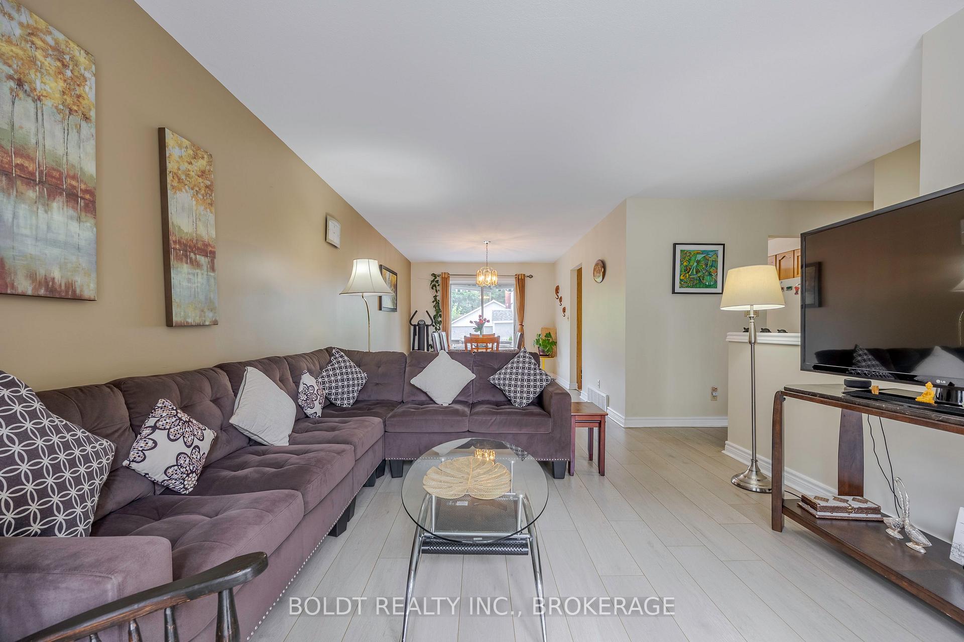 Photo 8 of 101 Arthur Street, St. Catharines, Lakeshore — HOMEH