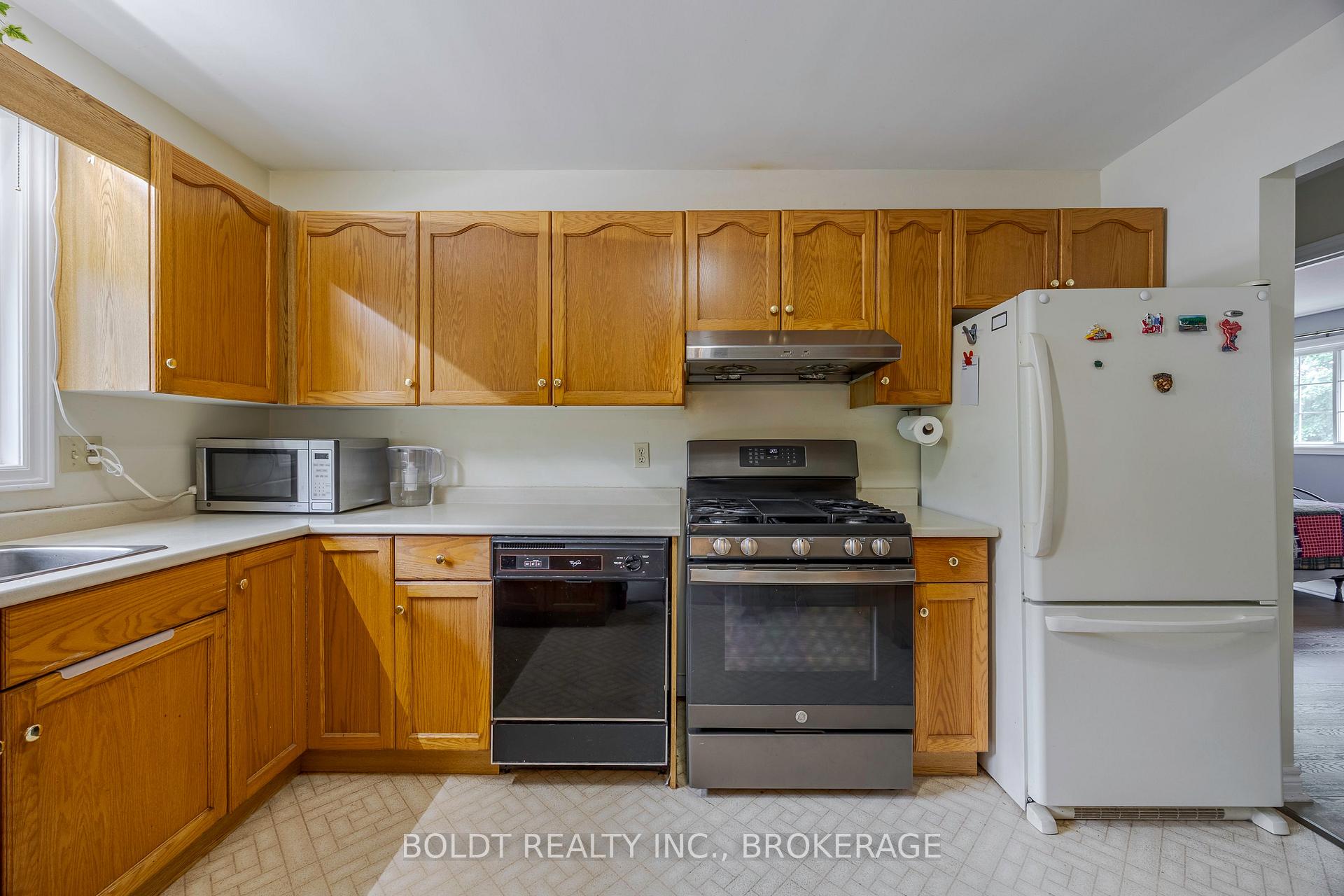 Photo 12 of 101 Arthur Street, St. Catharines, Lakeshore — HOMEH