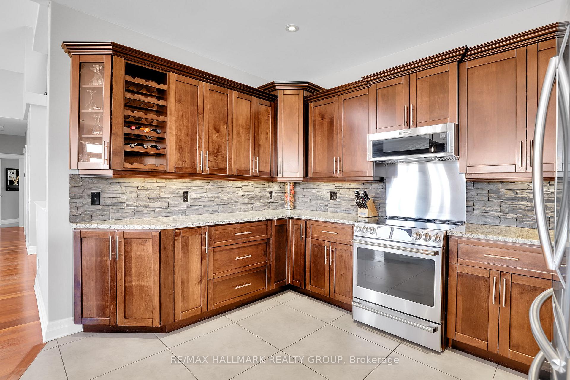 Photo 13 of 904 David Manchester Road, Ottawa, Huntley Ward (South West) — HOMEH
