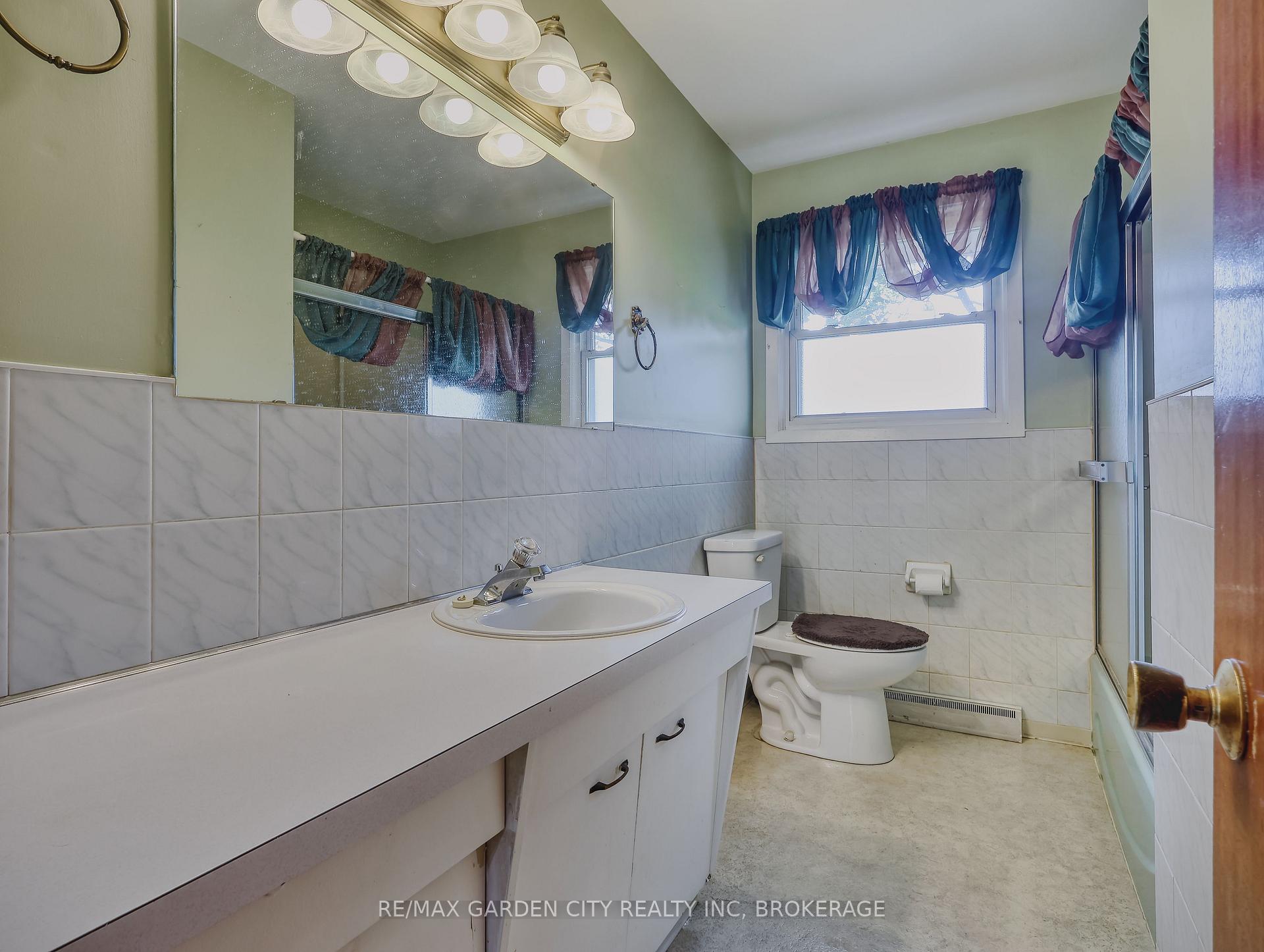 Photo 14 of 575 Vine Street, St. Catharines, Vine/Linwell — HOMEH