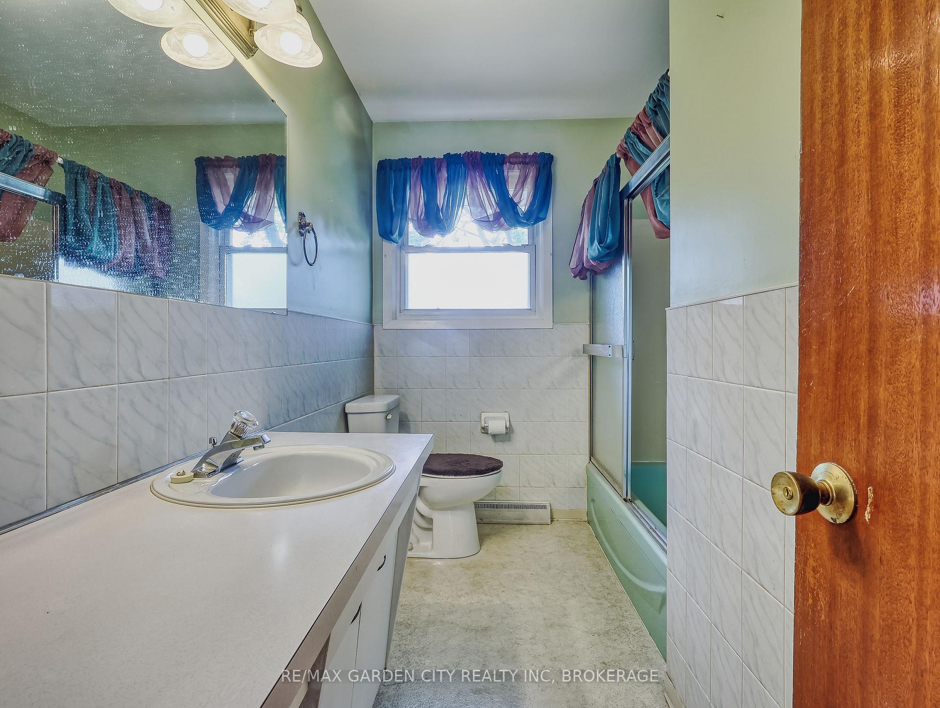 Photo 15 of 575 Vine Street, St. Catharines, Vine/Linwell — HOMEH