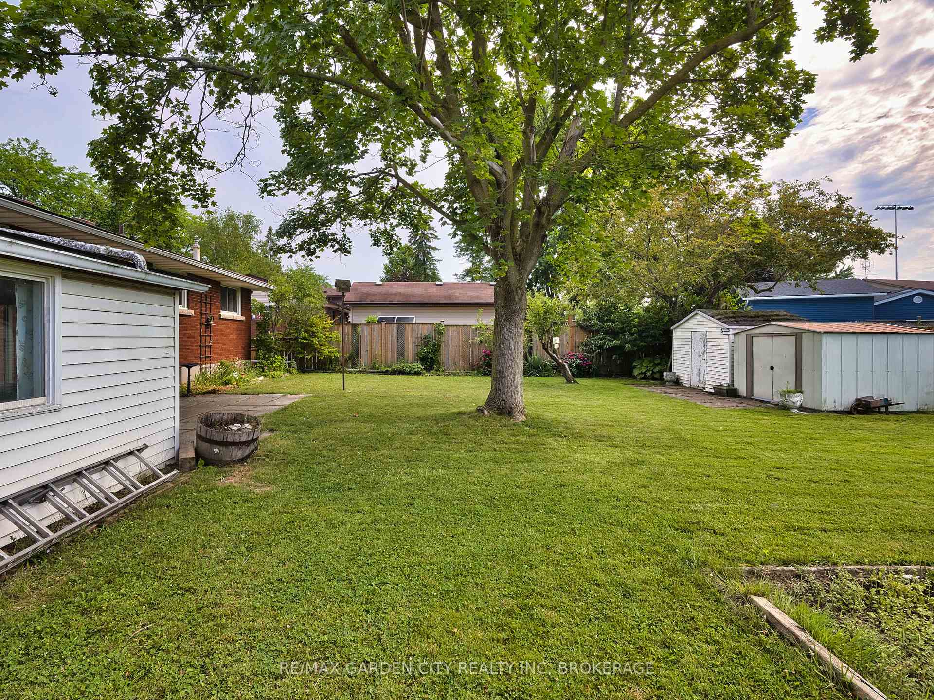 Photo 39 of 575 Vine Street, St. Catharines, Vine/Linwell — HOMEH