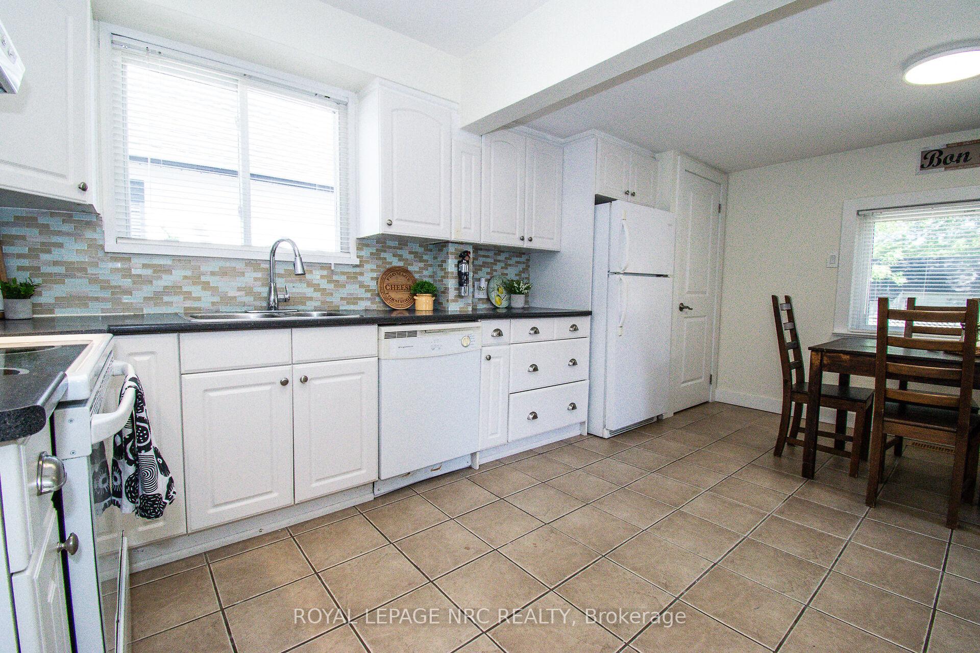 Photo 10 of 57 Hamilton Street, St. Catharines, Western Hill — HOMEH