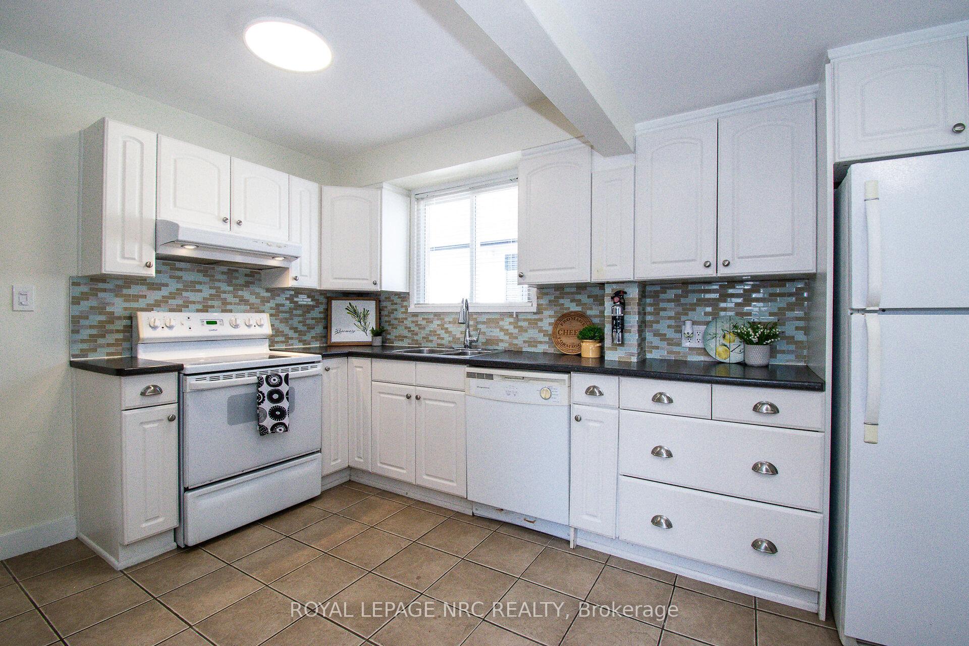 Photo 14 of 57 Hamilton Street, St. Catharines, Western Hill — HOMEH