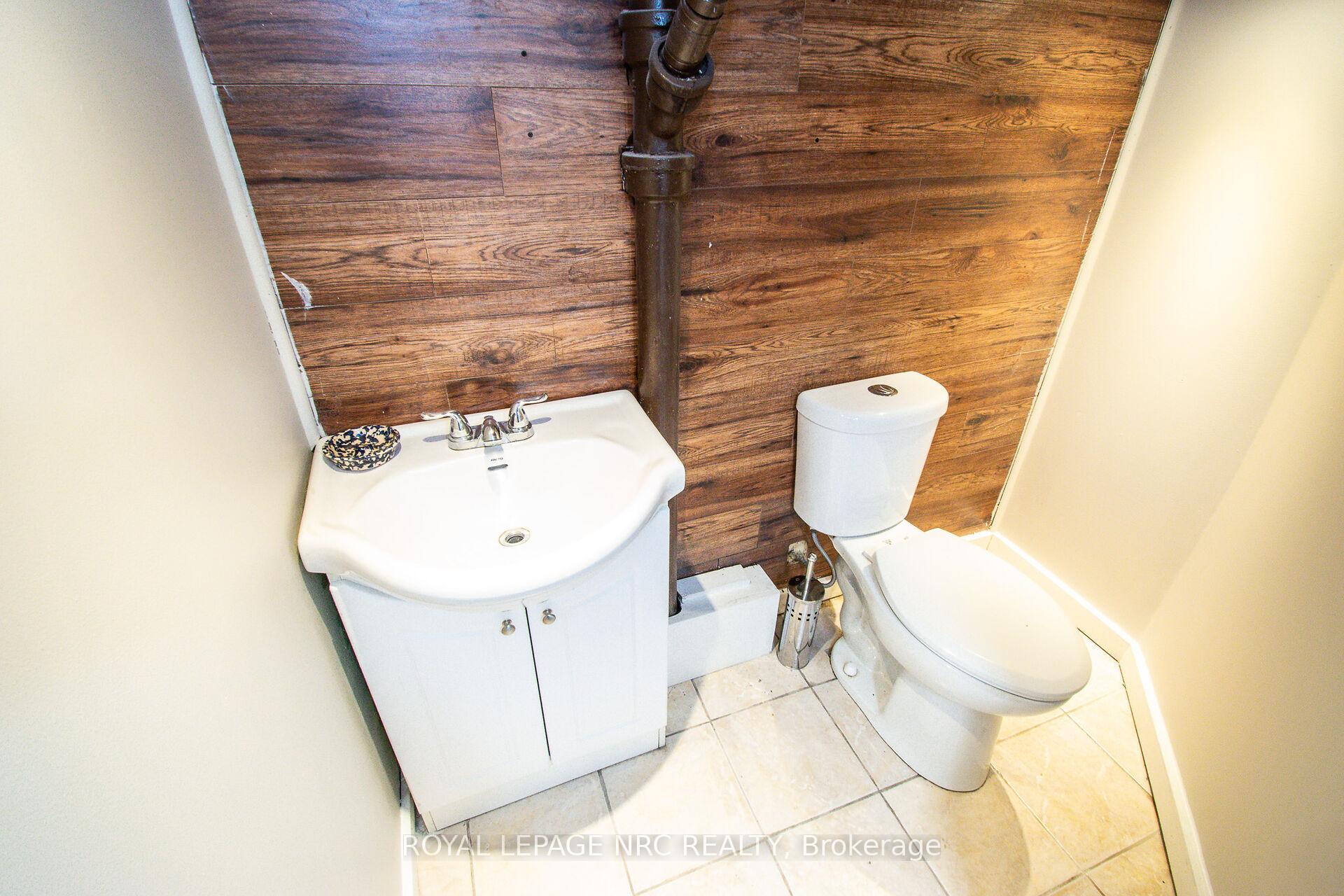 Photo 37 of 57 Hamilton Street, St. Catharines, Western Hill — HOMEH