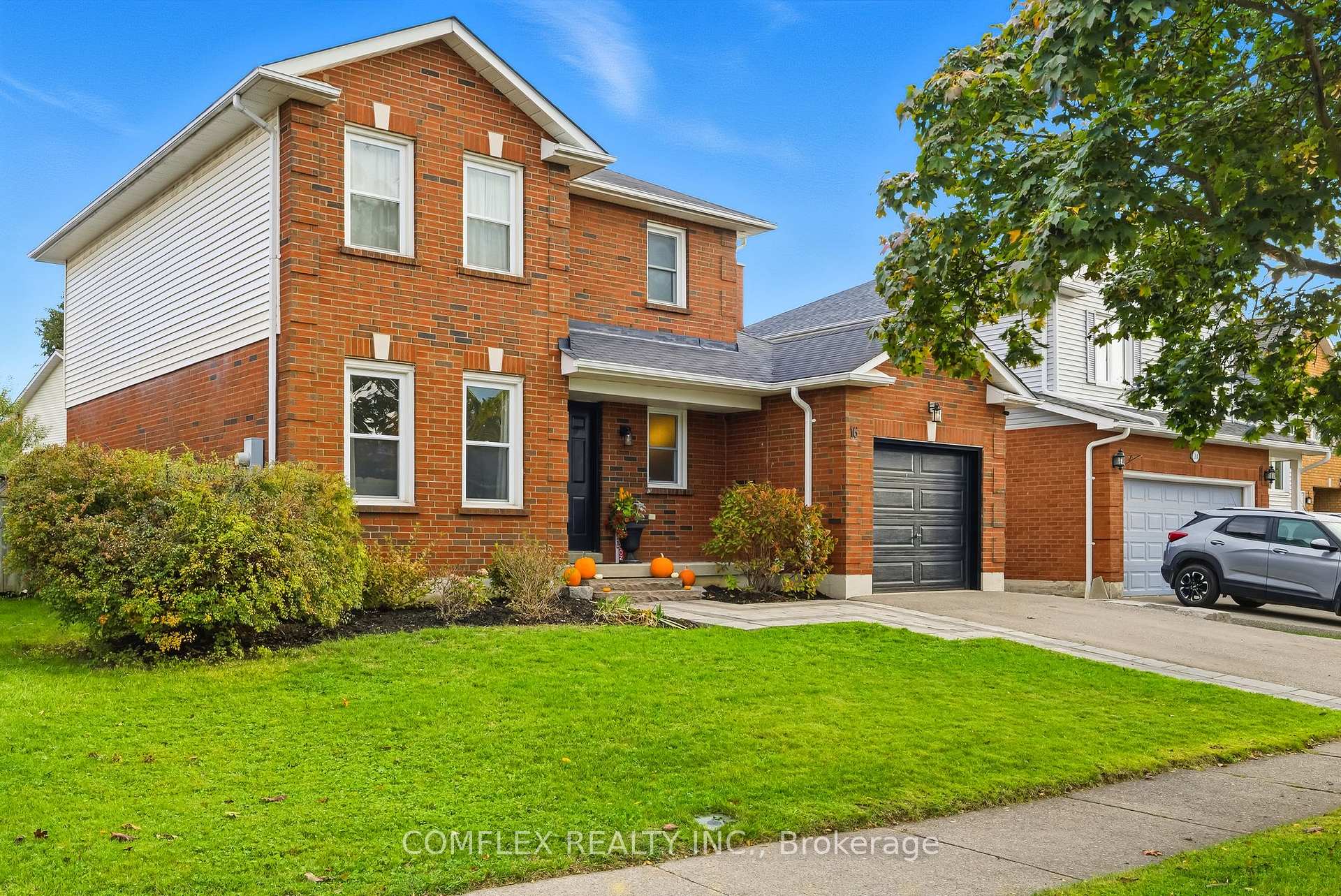 Photo 2 of 16 Orchard Park Drive, Clarington, Bowmanville — HOMEH