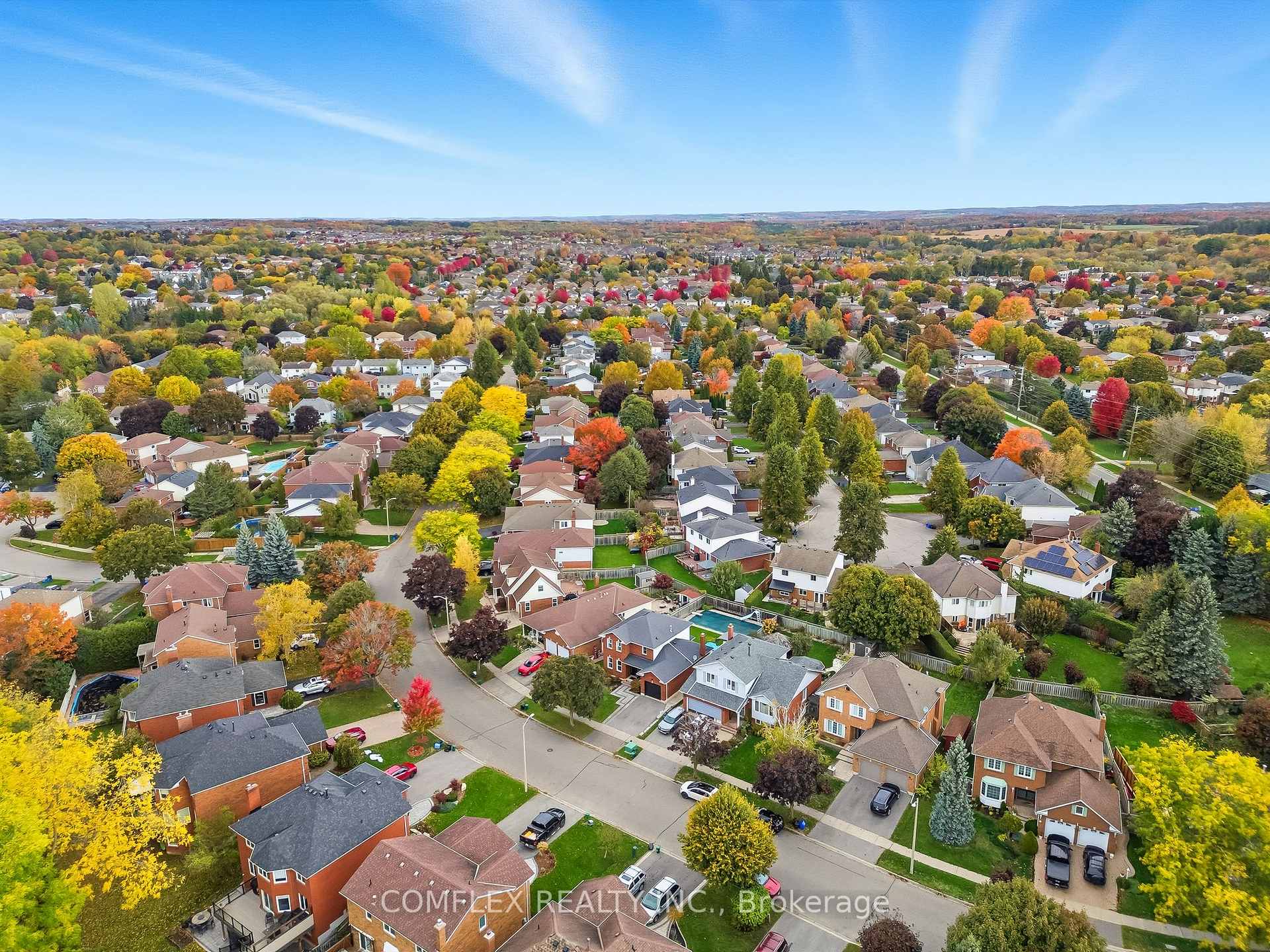 Photo 5 of 16 Orchard Park Drive, Clarington, Bowmanville — HOMEH