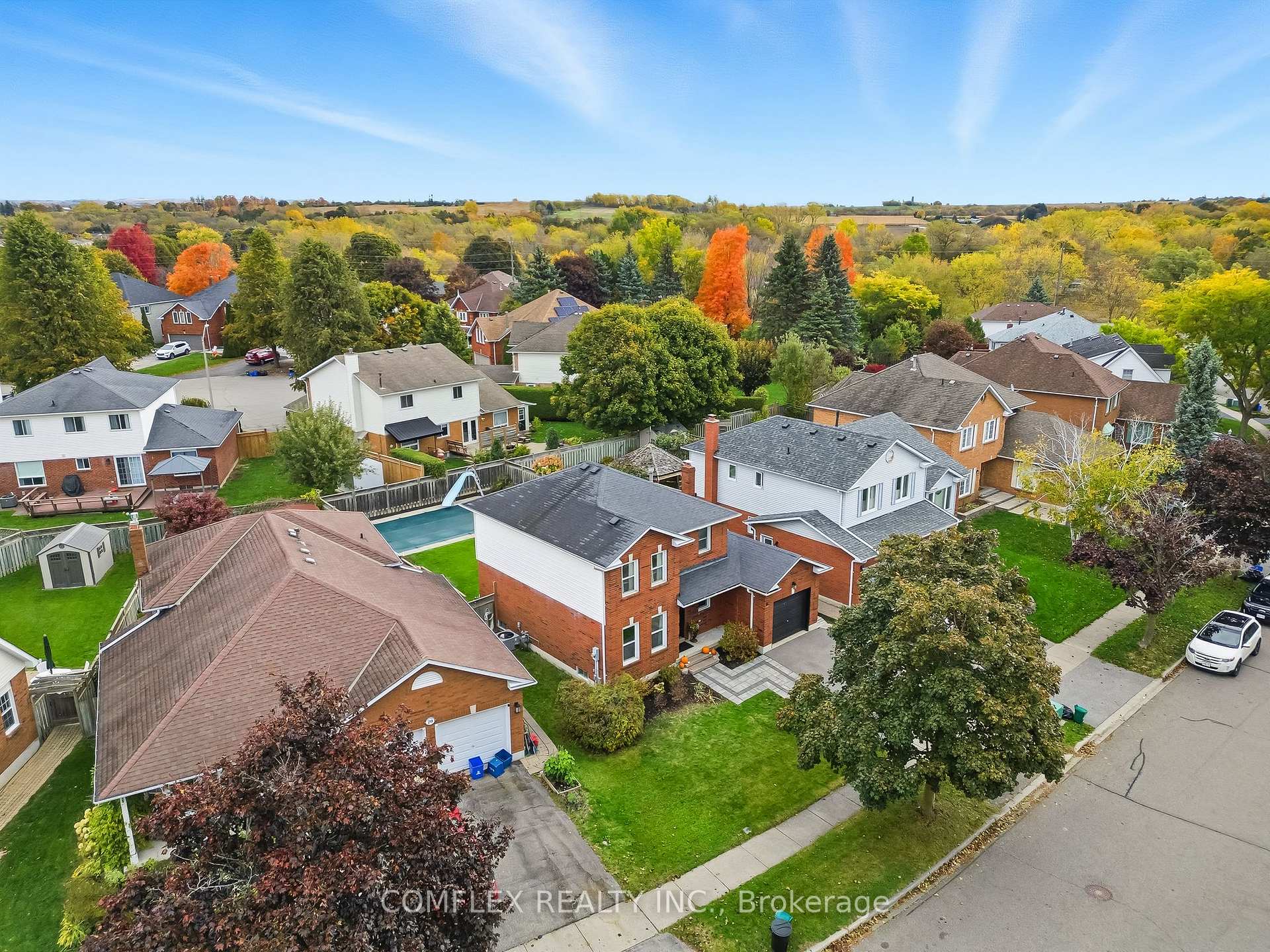 Photo 6 of 16 Orchard Park Drive, Clarington, Bowmanville — HOMEH