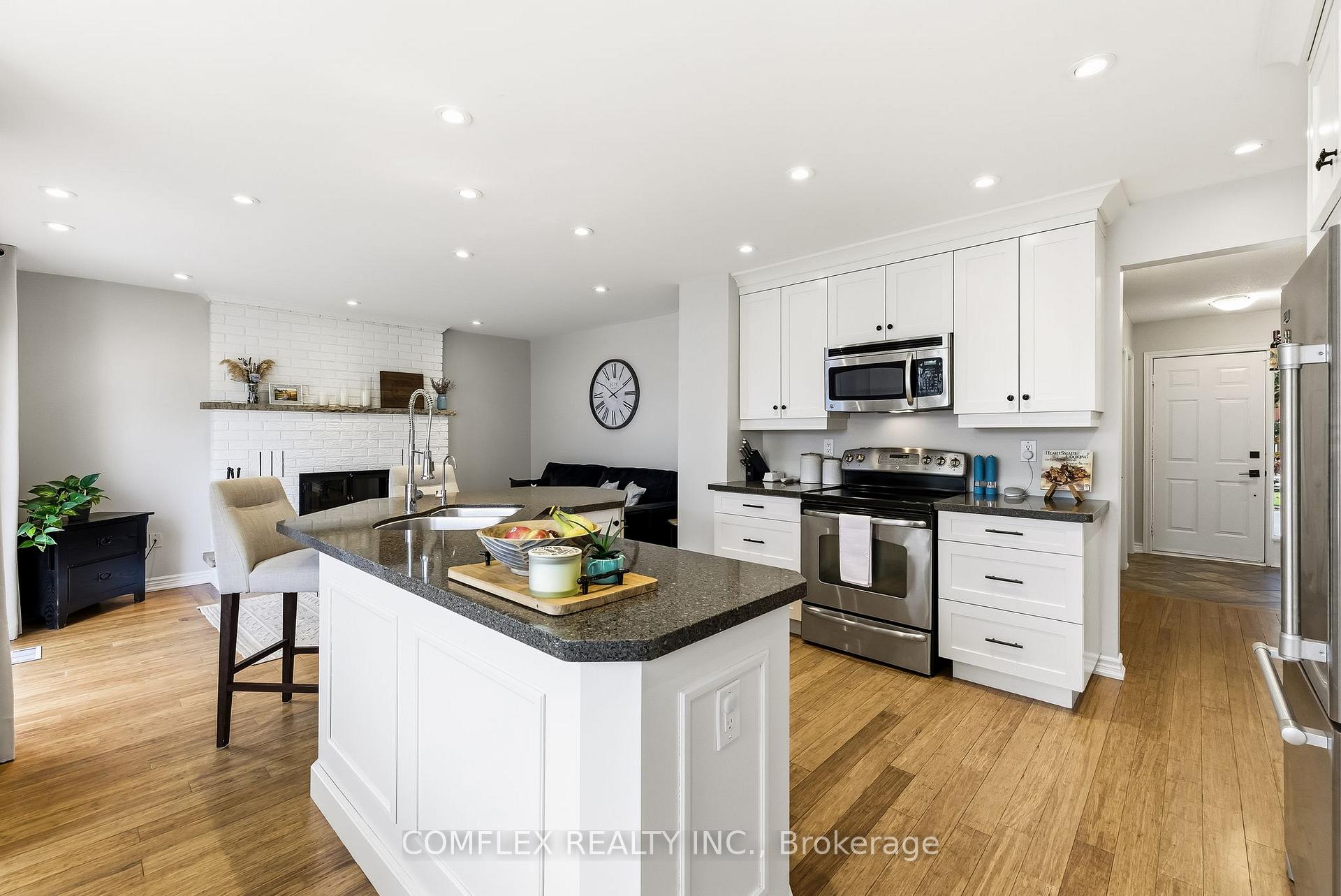Photo 19 of 16 Orchard Park Drive, Clarington, Bowmanville — HOMEH