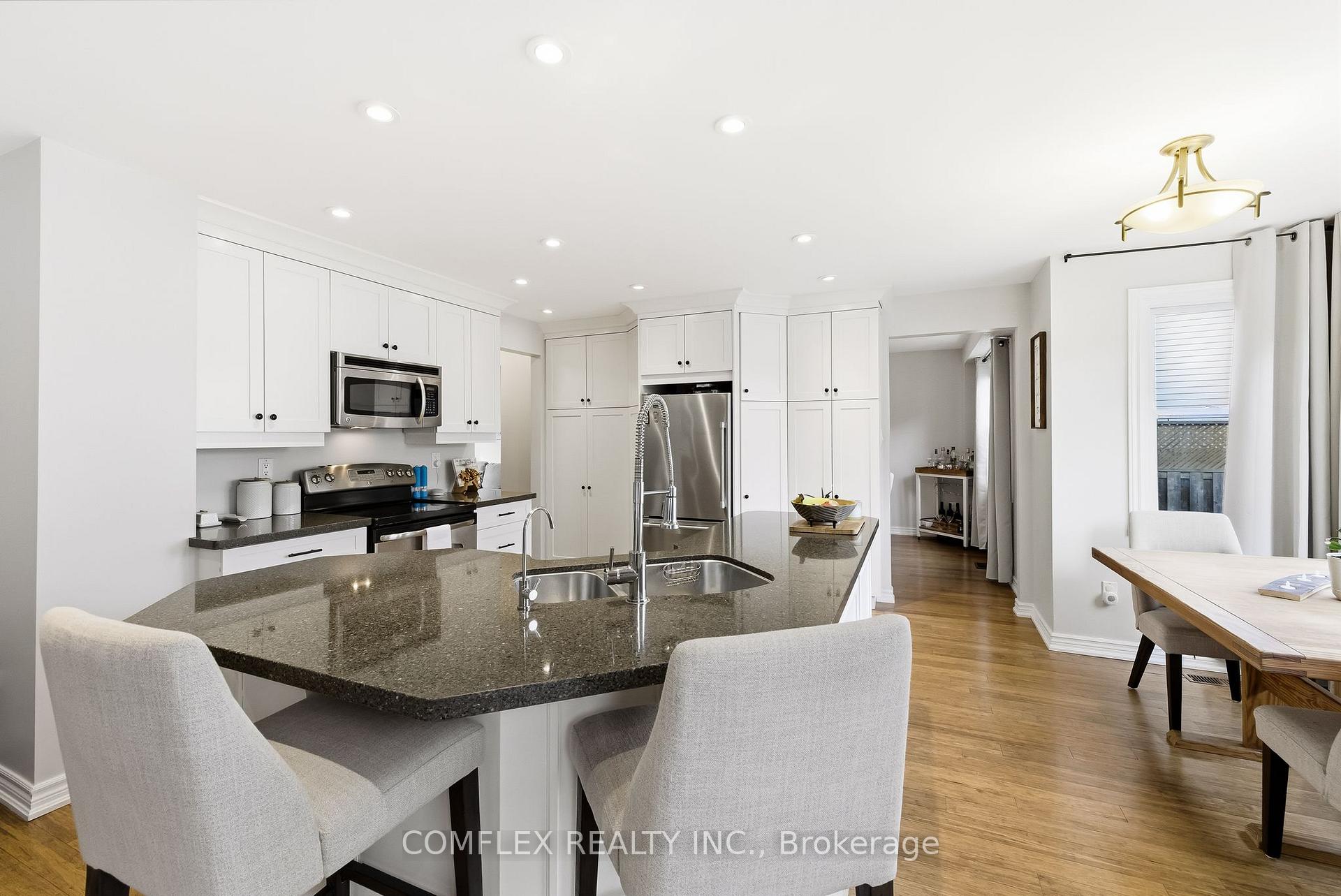 Photo 22 of 16 Orchard Park Drive, Clarington, Bowmanville — HOMEH