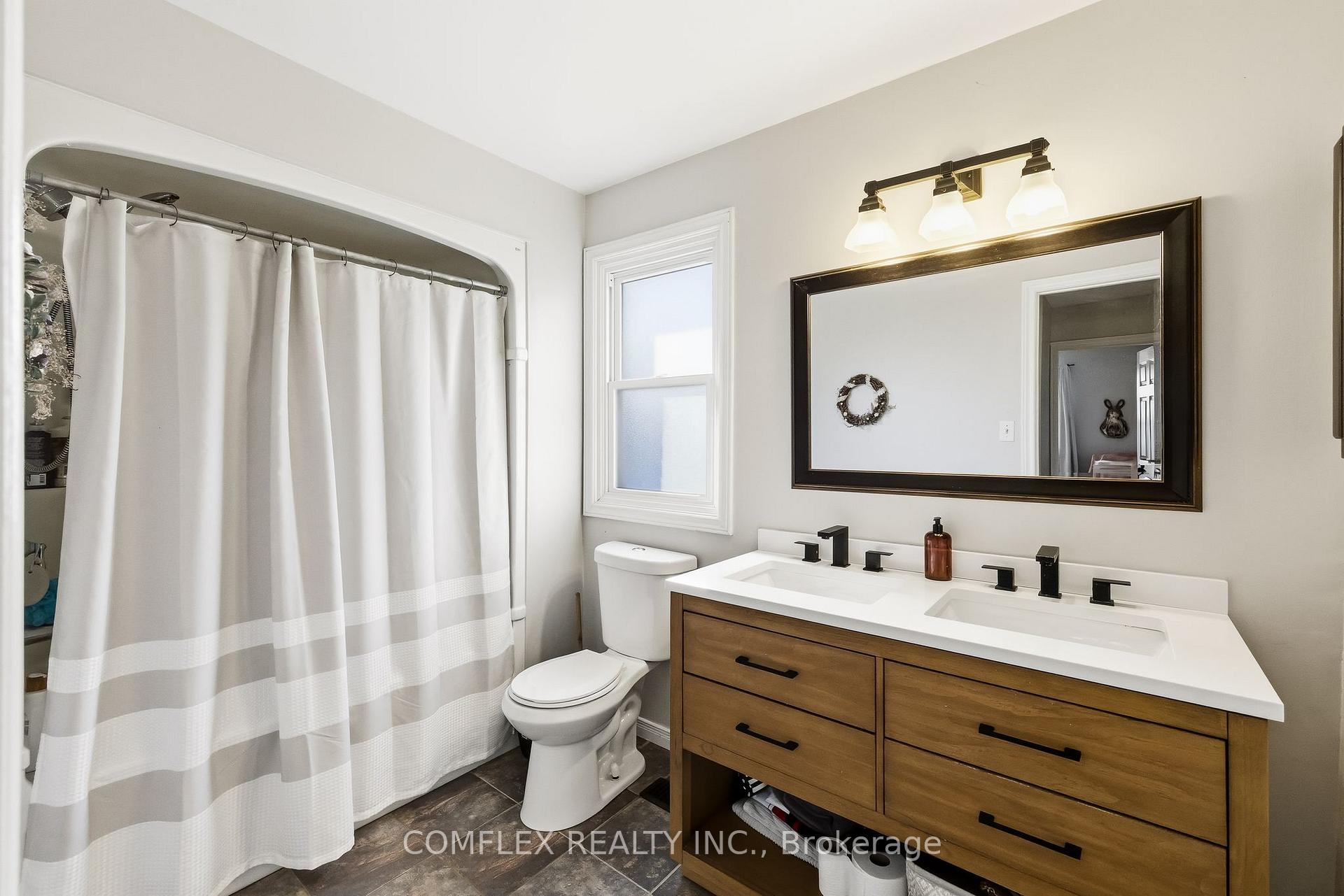 Photo 32 of 16 Orchard Park Drive, Clarington, Bowmanville — HOMEH