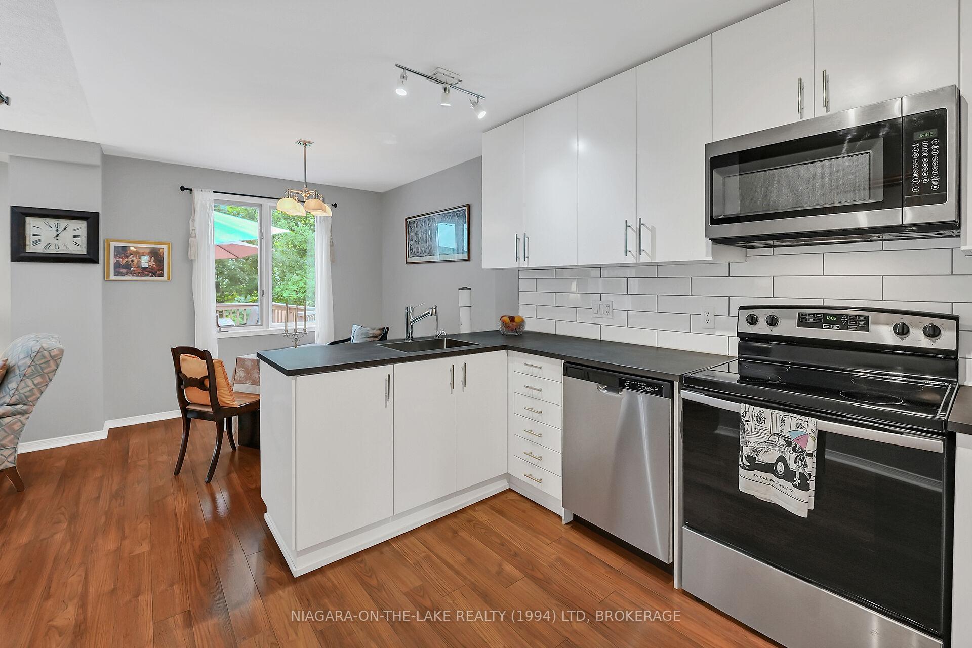 Photo 10 of 6 Lakeside Drive, St. Catharines, Port Weller — HOMEH