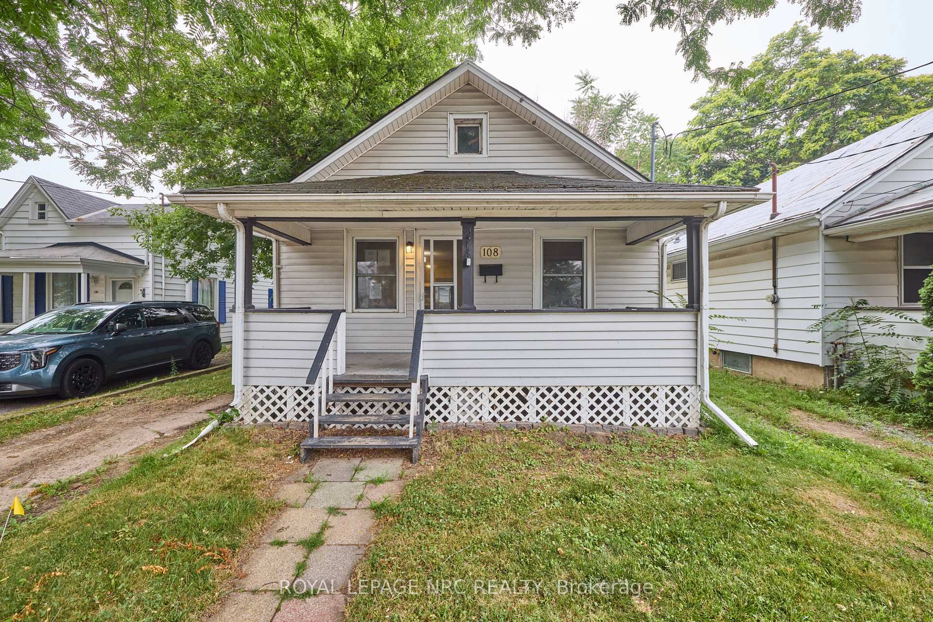 Front of 108 Carlton Street