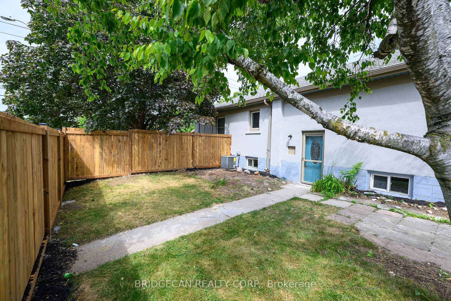 Photo 56 of 258 Brucedale Avenue E, Hamilton, Inch Park — HOMEH