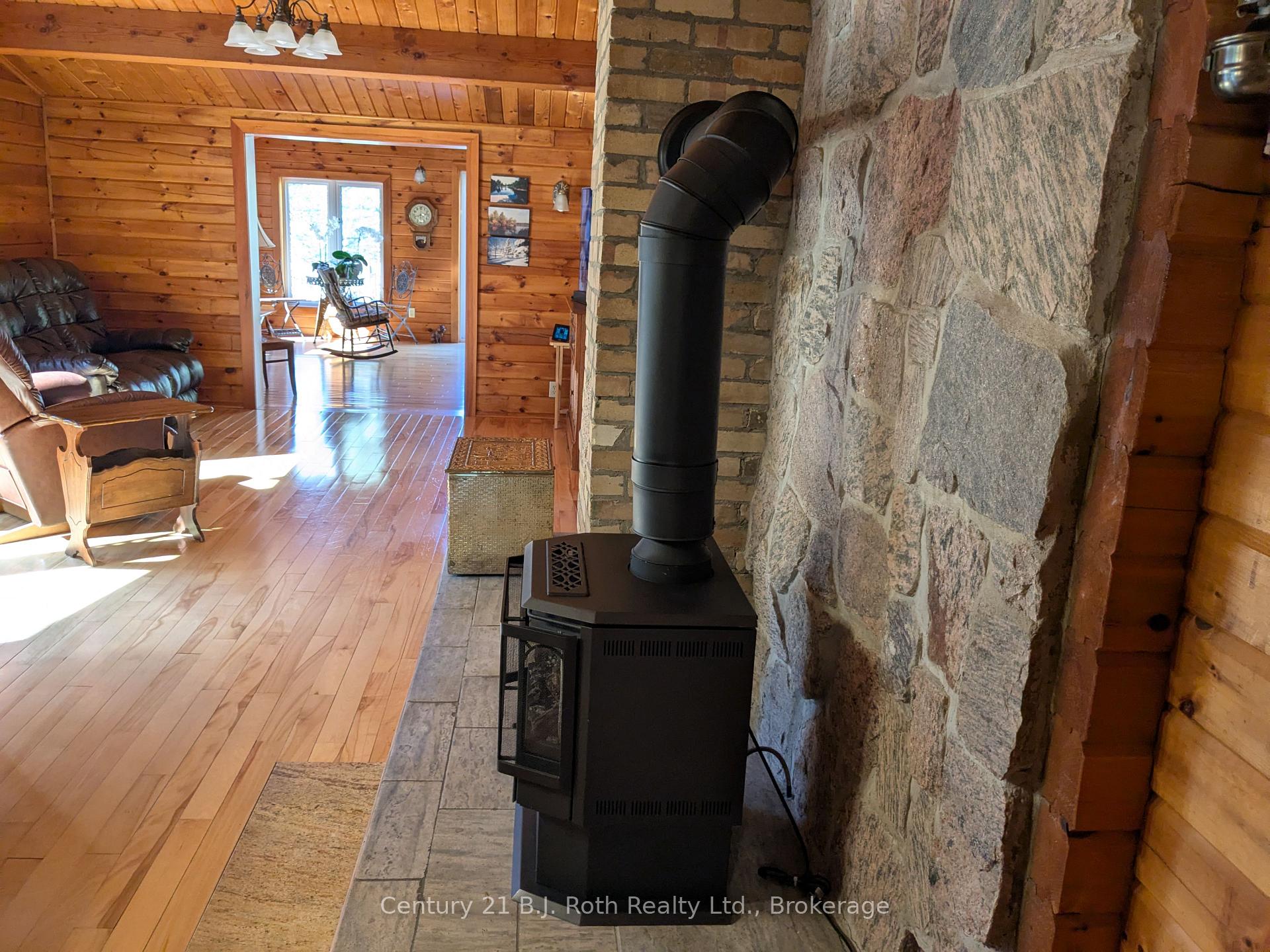 Photo 47 of 71 Victoria Street, Magnetawan — HOMEH