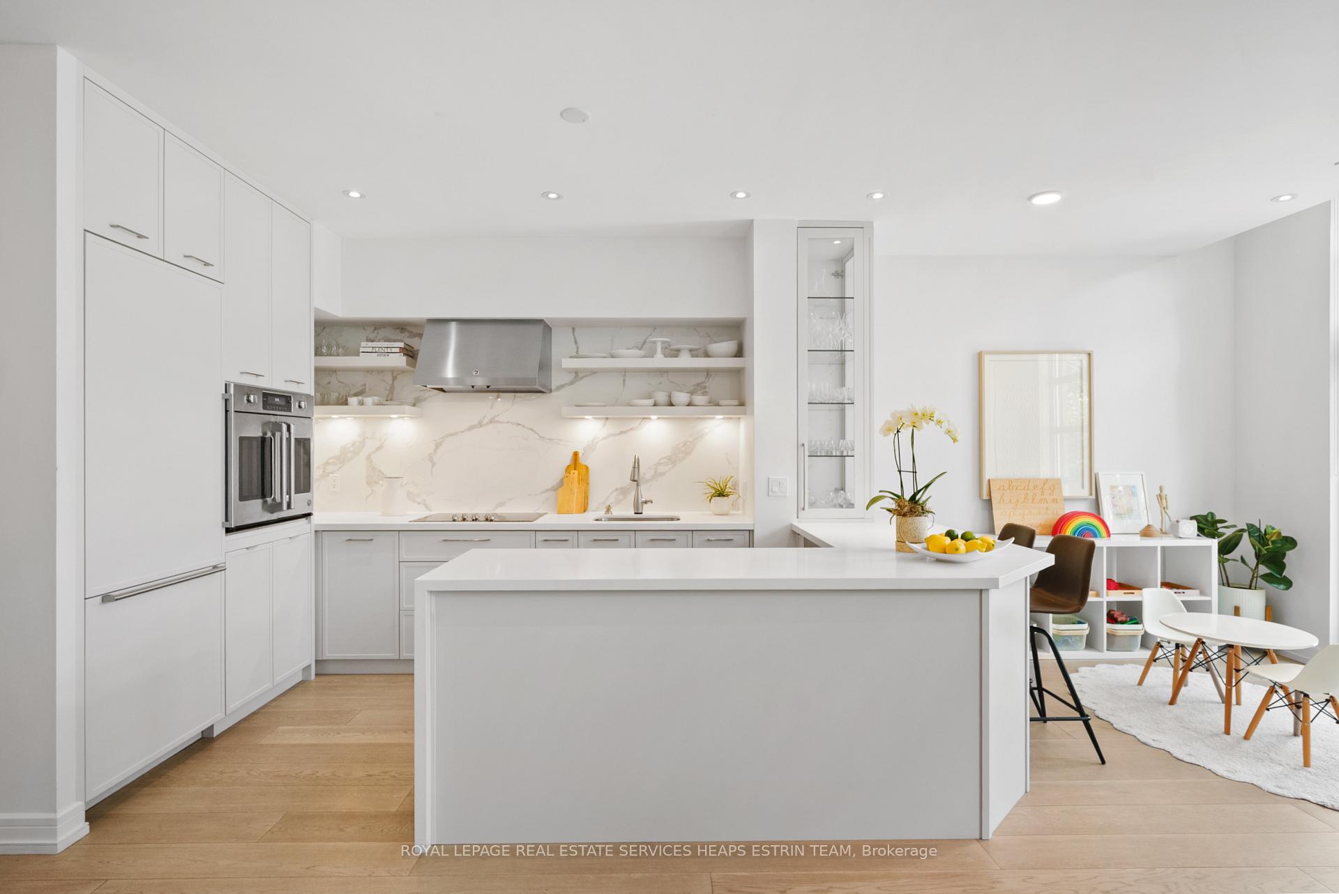 Photo 5 of Unit TH112, 35 Brian Peck Crescent, Toronto, Leaside — HOMEH