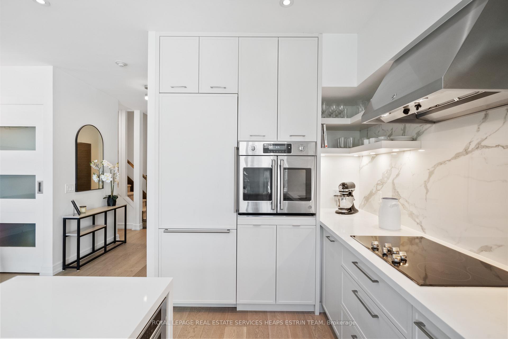 Photo 6 of Unit TH112, 35 Brian Peck Crescent, Toronto, Leaside — HOMEH