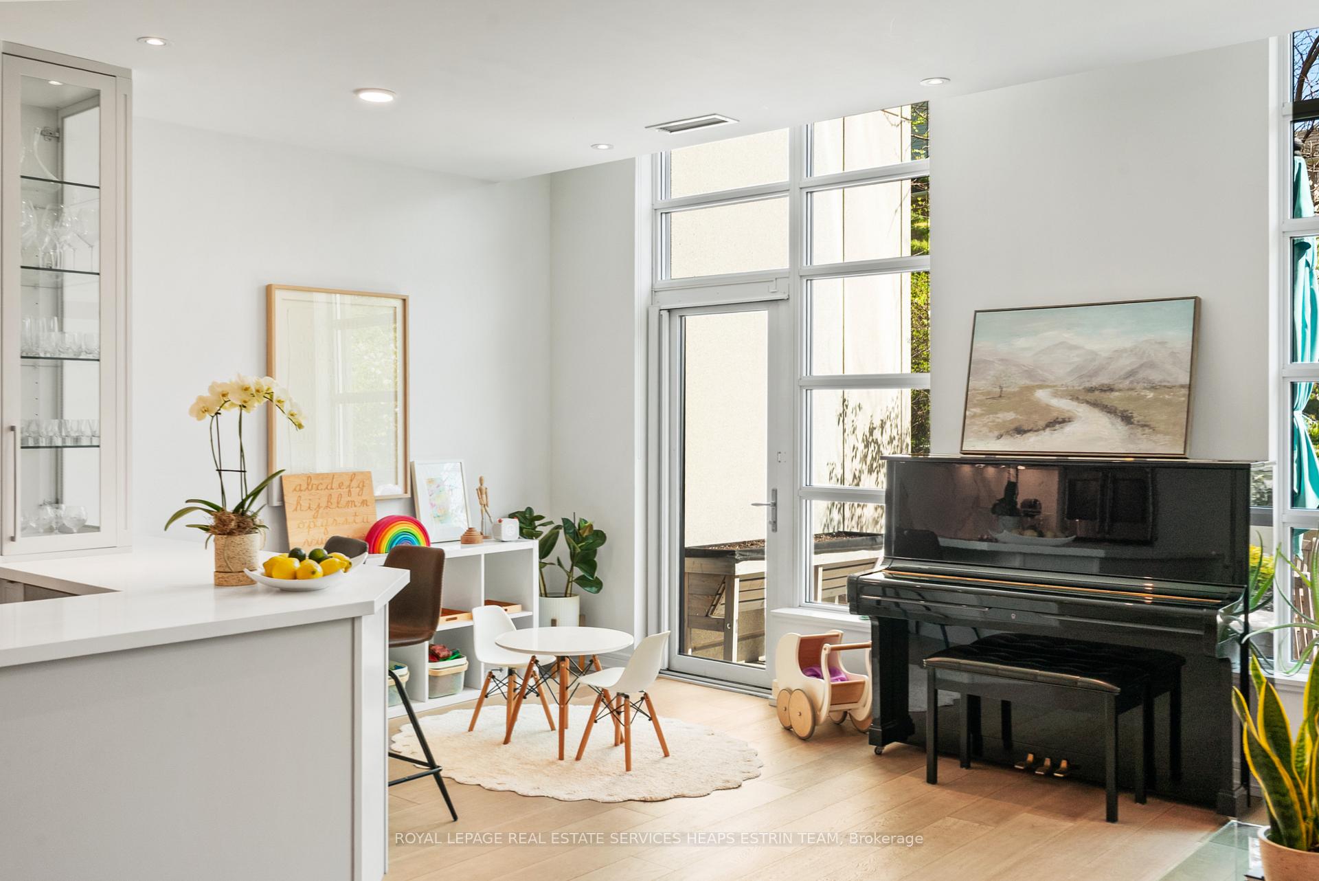 Photo 10 of Unit TH112, 35 Brian Peck Crescent, Toronto, Leaside — HOMEH
