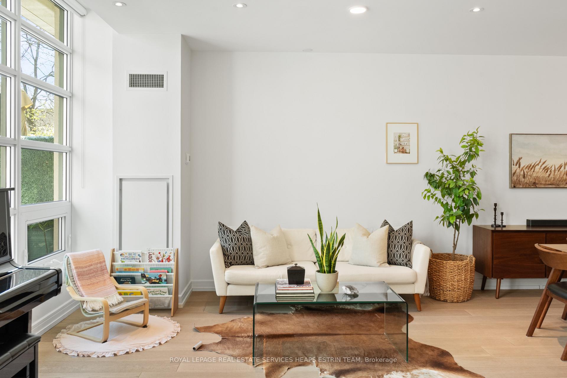 Photo 11 of Unit TH112, 35 Brian Peck Crescent, Toronto, Leaside — HOMEH