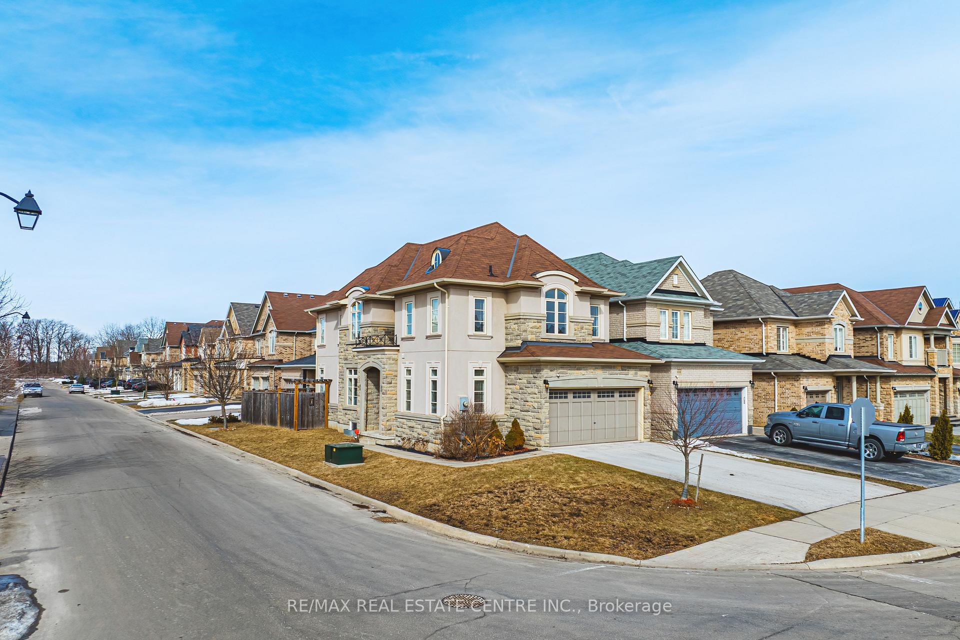 Photo 1 of 107 Hazelton Avenue, Hamilton, Sheldon — HOMEH