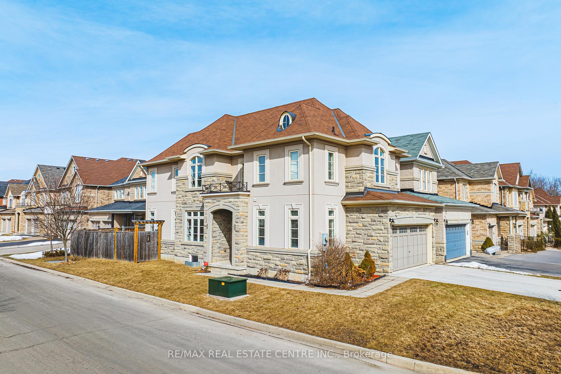 Photo 6 of 107 Hazelton Avenue, Hamilton, Sheldon — HOMEH
