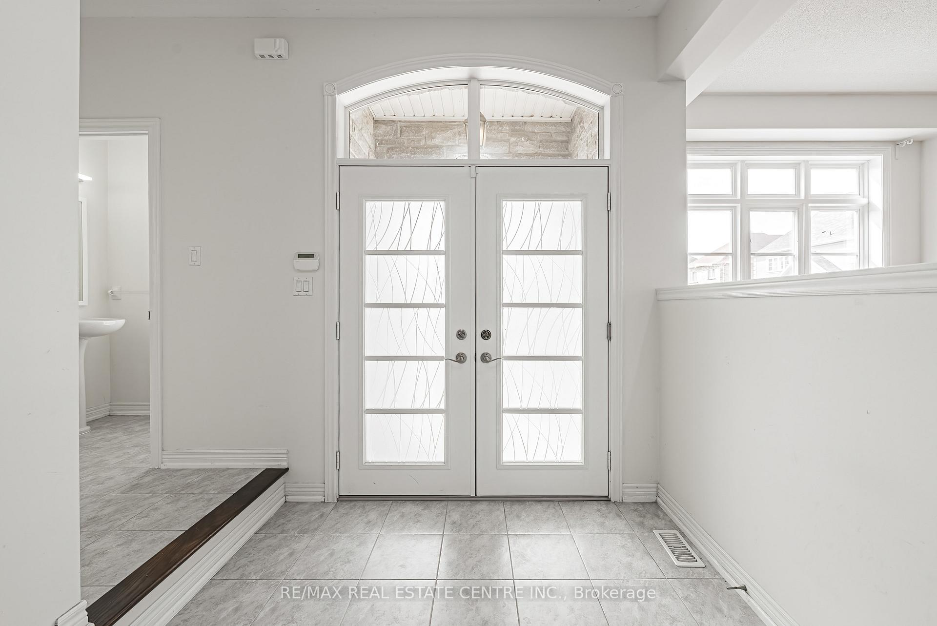 Photo 7 of 107 Hazelton Avenue, Hamilton, Sheldon — HOMEH