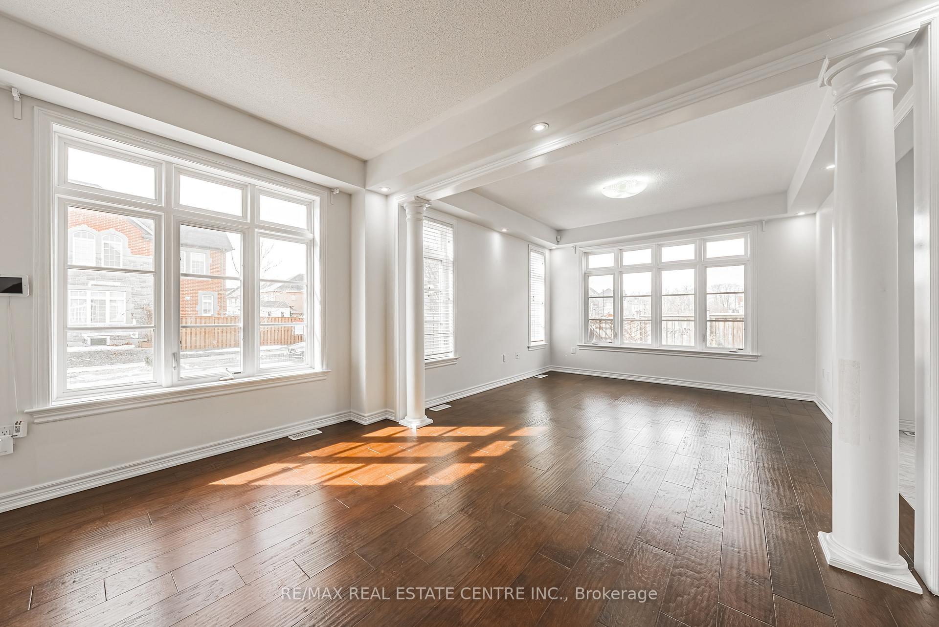 Photo 8 of 107 Hazelton Avenue, Hamilton, Sheldon — HOMEH