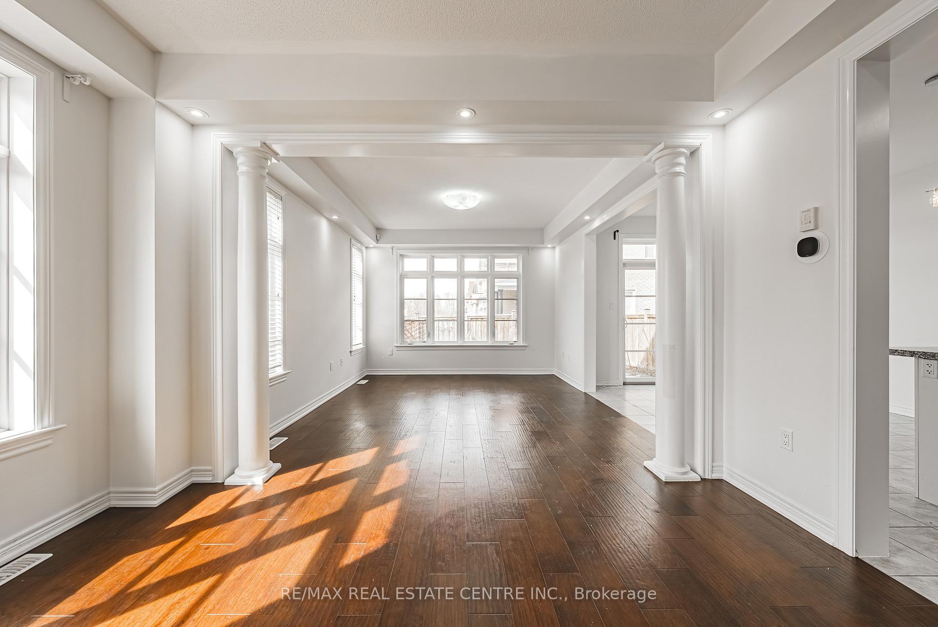 Photo 9 of 107 Hazelton Avenue, Hamilton, Sheldon — HOMEH