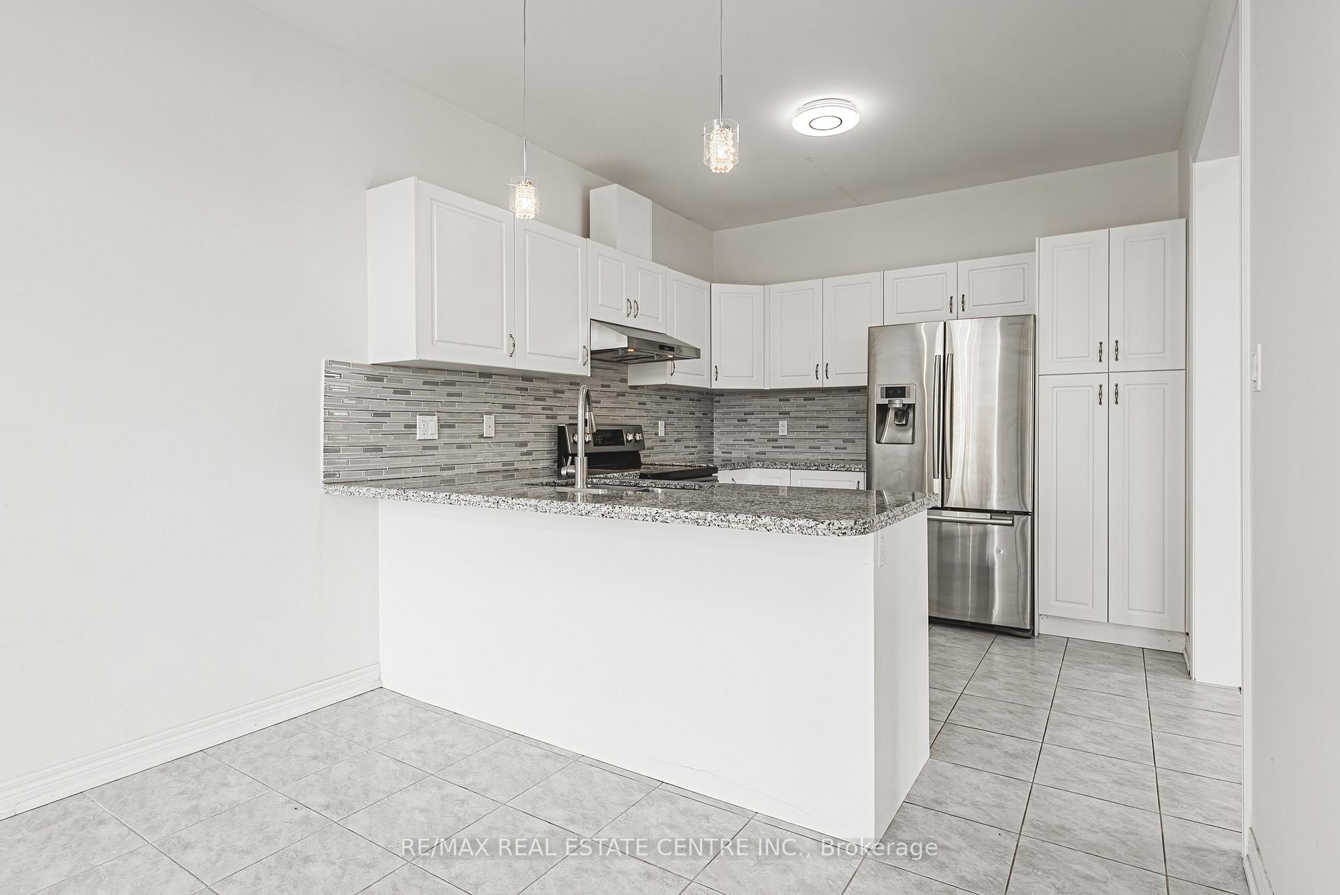 Photo 12 of 107 Hazelton Avenue, Hamilton, Sheldon — HOMEH