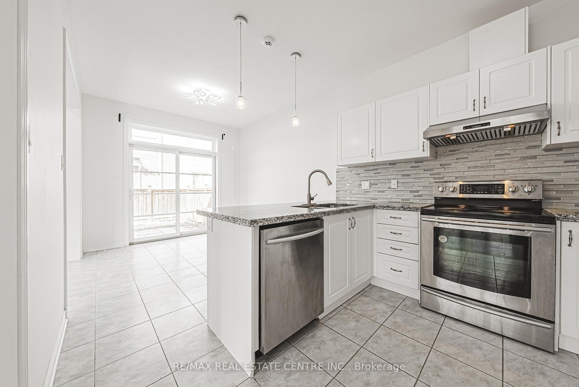 Photo 13 of 107 Hazelton Avenue, Hamilton, Sheldon — HOMEH