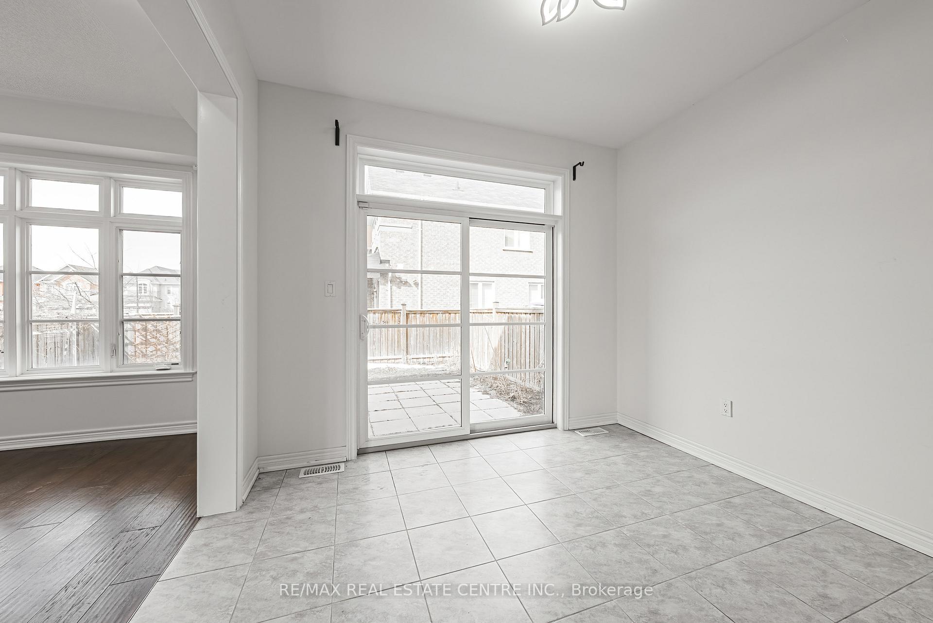 Photo 17 of 107 Hazelton Avenue, Hamilton, Sheldon — HOMEH