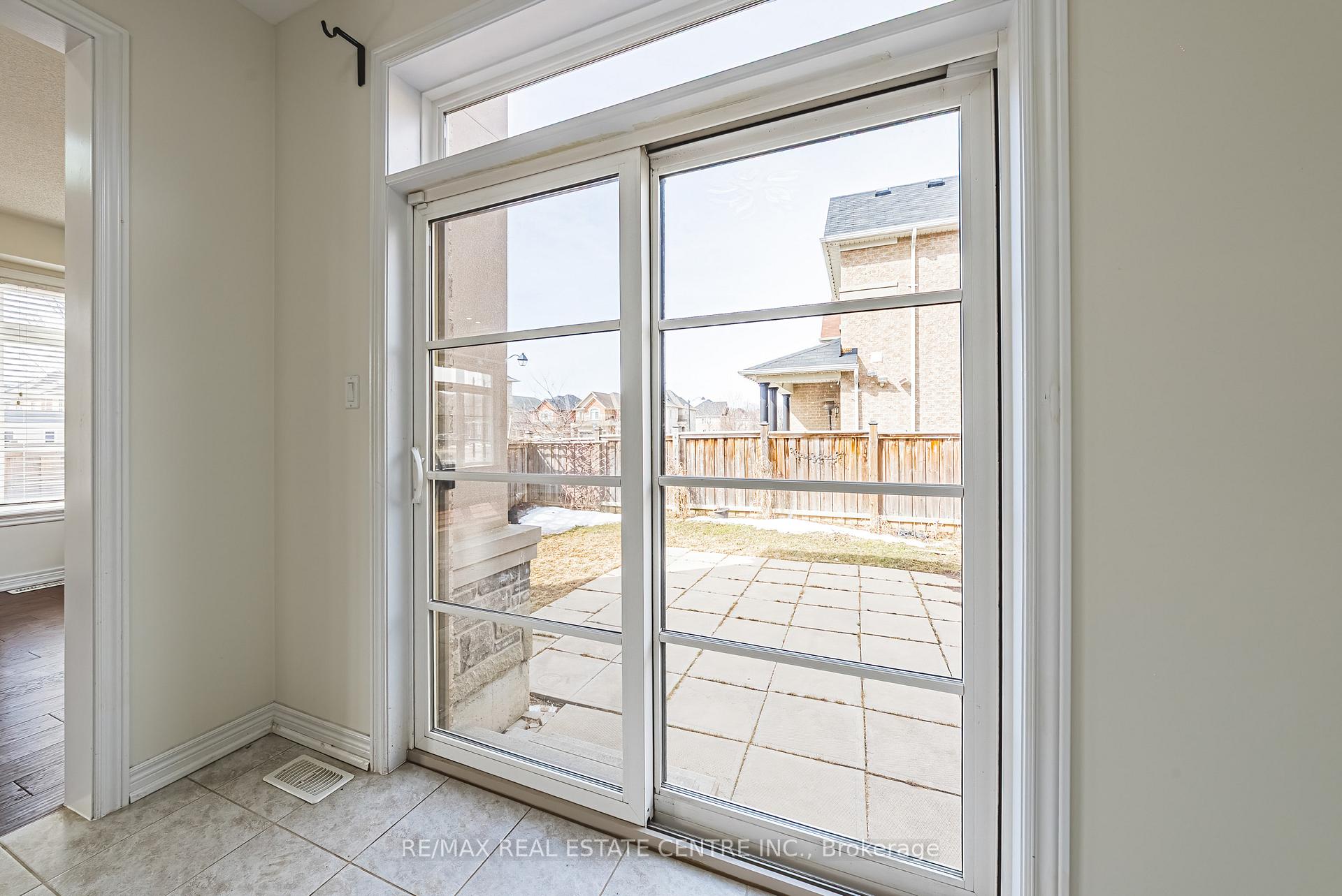 Photo 18 of 107 Hazelton Avenue, Hamilton, Sheldon — HOMEH