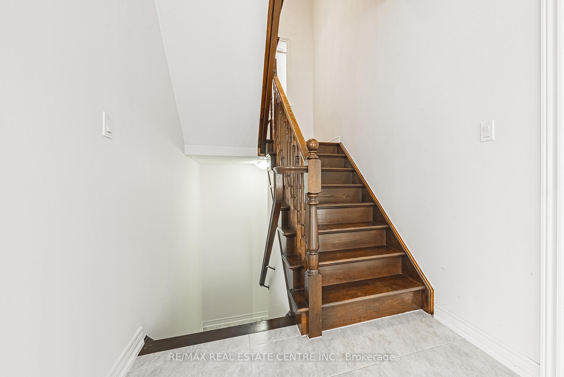 Photo 21 of 107 Hazelton Avenue, Hamilton, Sheldon — HOMEH