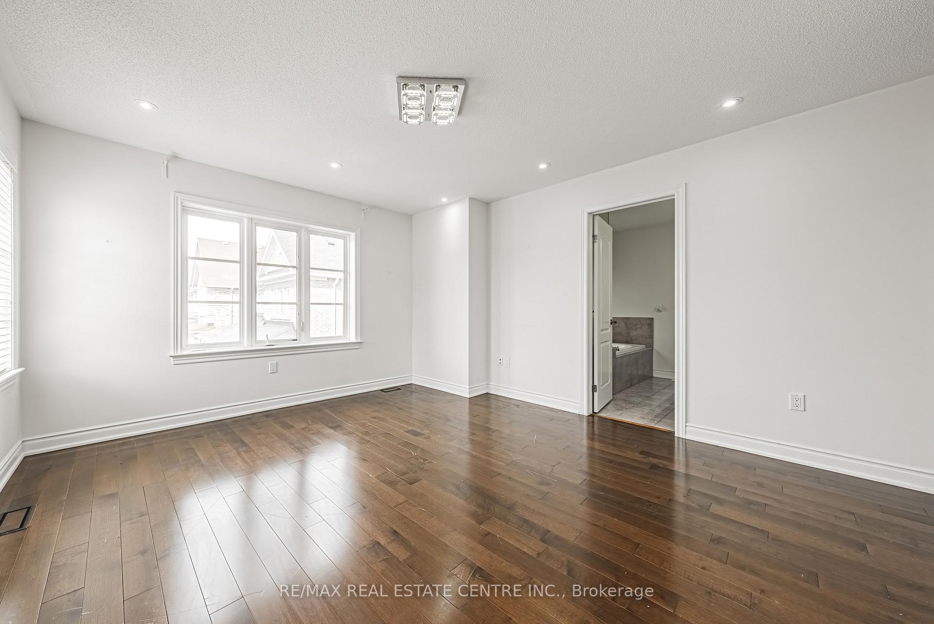 Photo 24 of 107 Hazelton Avenue, Hamilton, Sheldon — HOMEH