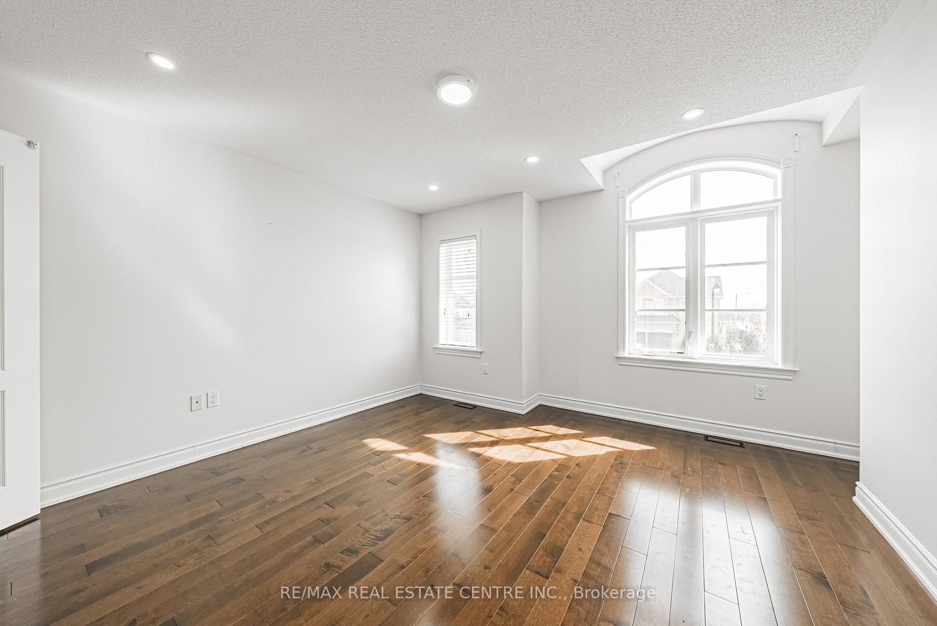 Photo 30 of 107 Hazelton Avenue, Hamilton, Sheldon — HOMEH