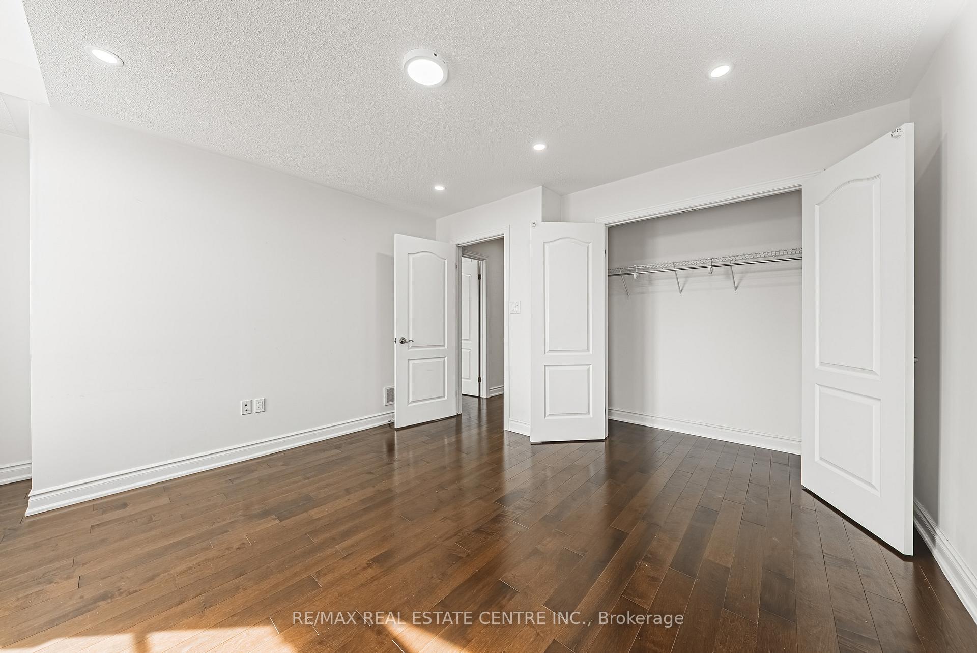 Photo 32 of 107 Hazelton Avenue, Hamilton, Sheldon — HOMEH