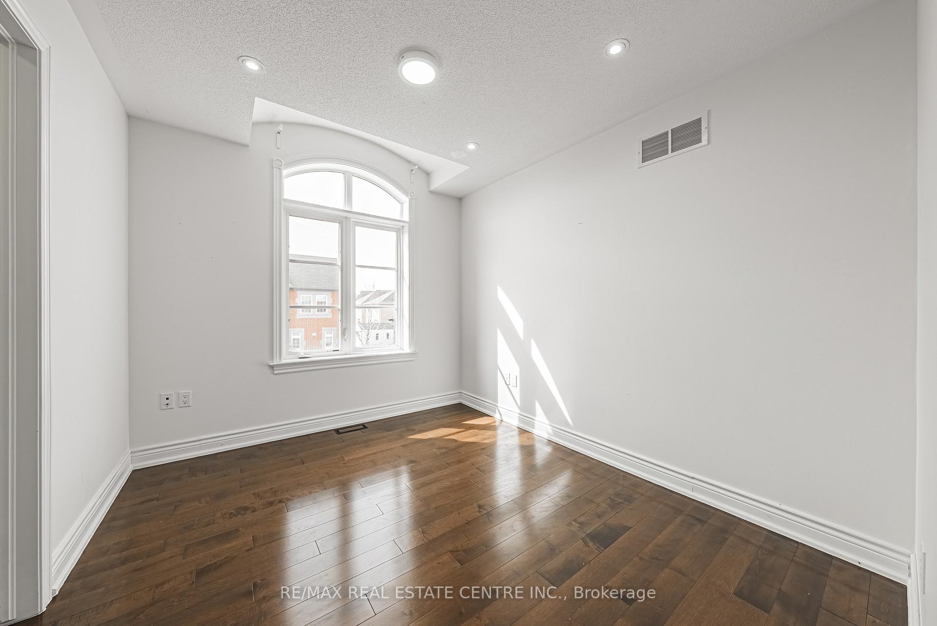 Photo 36 of 107 Hazelton Avenue, Hamilton, Sheldon — HOMEH