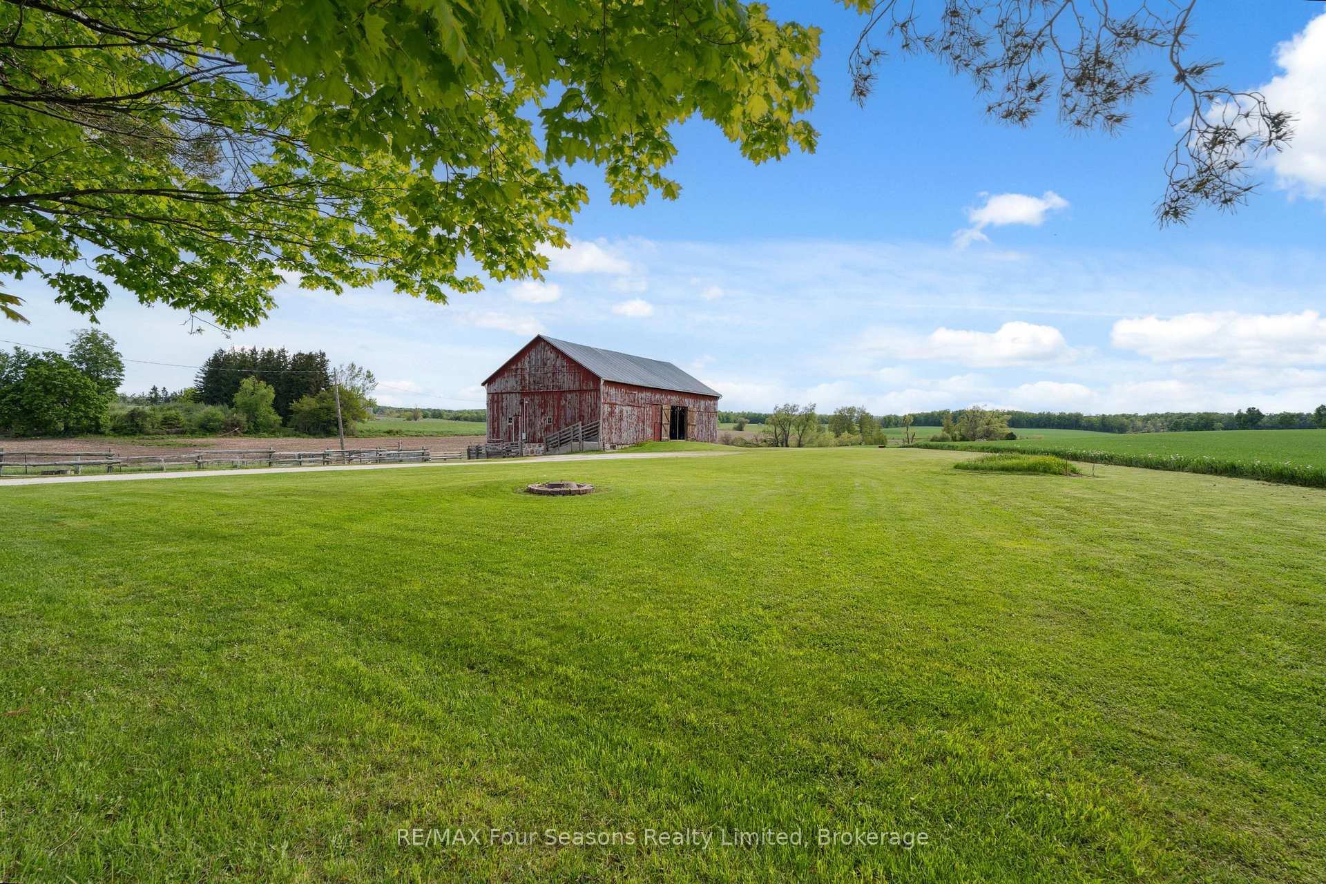 Photo 5 of 1154 Fairgrounds Road S, Clearview, Rural Clearview — HOMEH