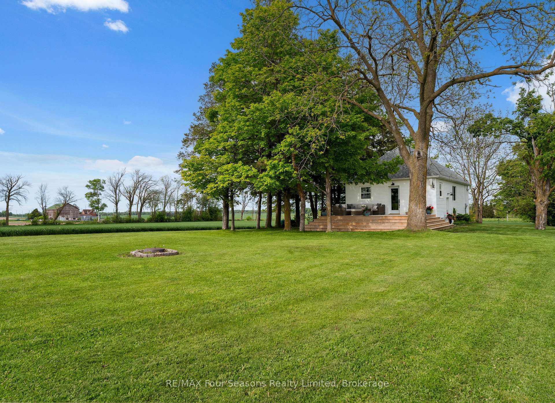 Photo 15 of 1154 Fairgrounds Road S, Clearview, Rural Clearview — HOMEH