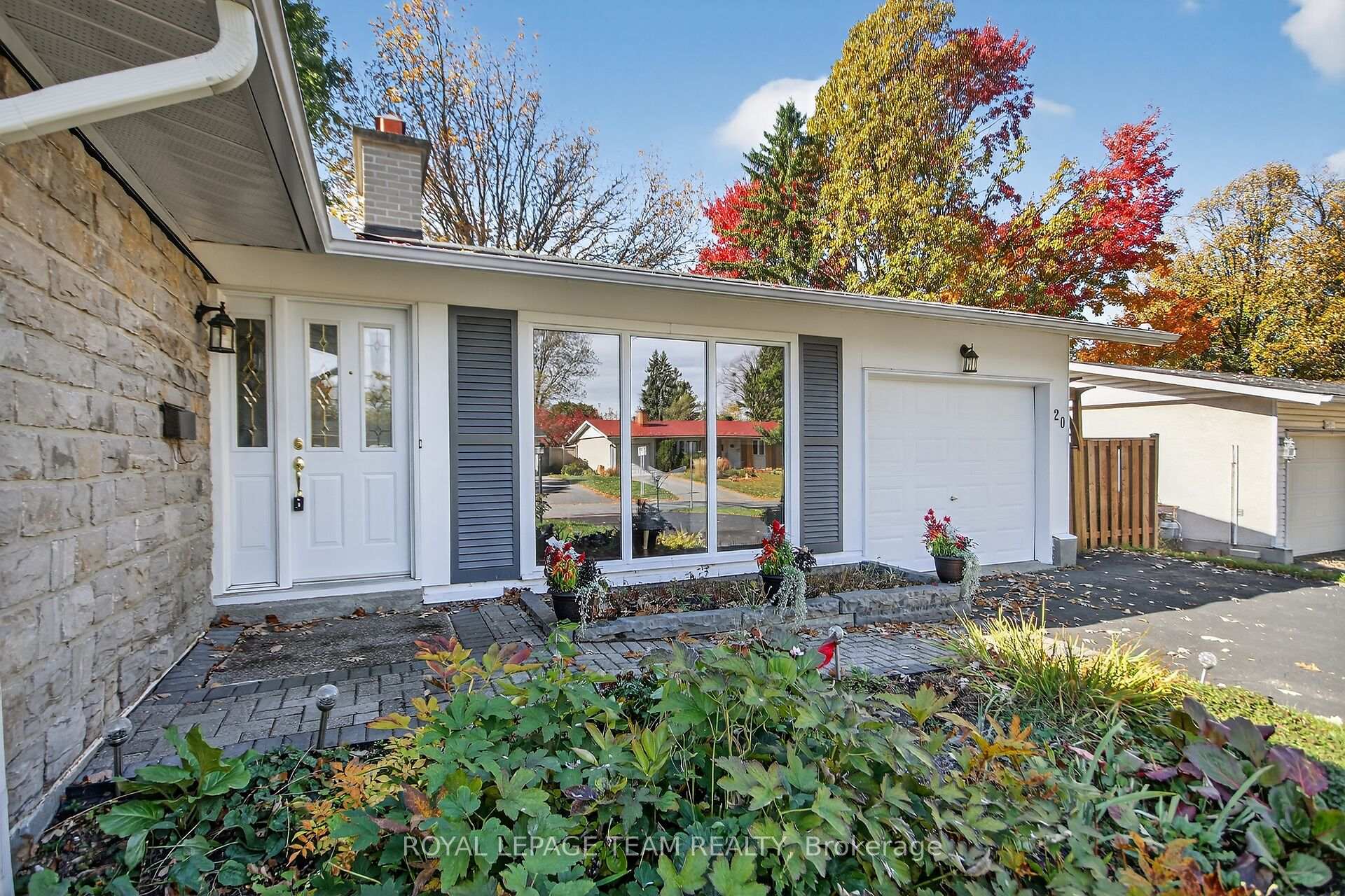 Photo 3 of 20 Beaumaris Drive, Ottawa, Bruce Farm/Graham Park/Qualicum/Bellands — HOMEH