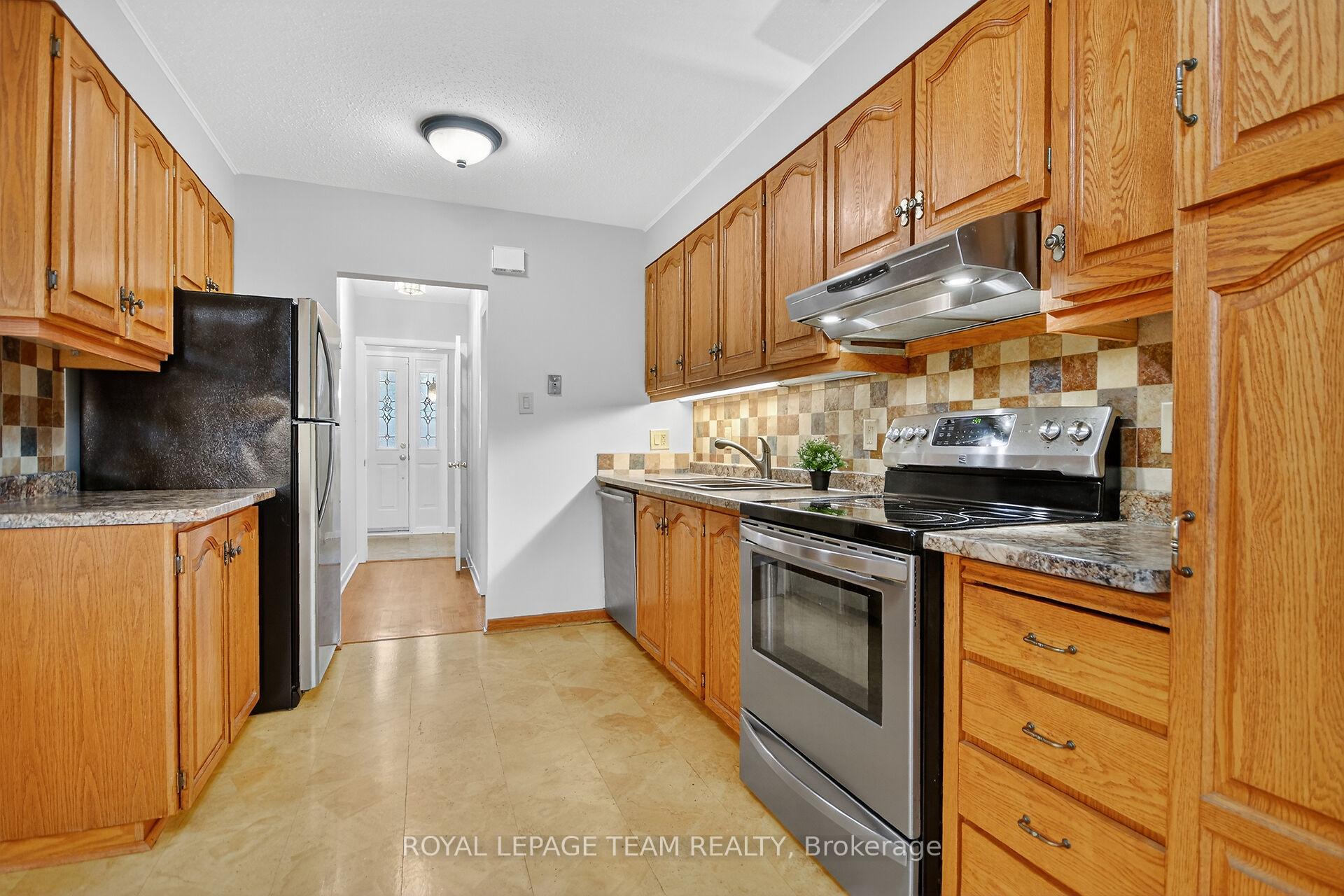 Photo 11 of 20 Beaumaris Drive, Ottawa, Bruce Farm/Graham Park/Qualicum/Bellands — HOMEH