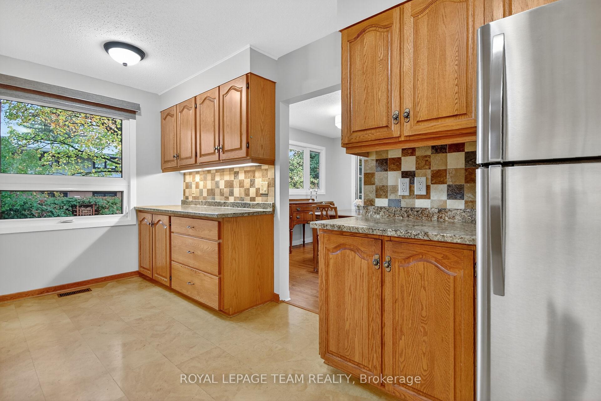 Photo 12 of 20 Beaumaris Drive, Ottawa, Bruce Farm/Graham Park/Qualicum/Bellands — HOMEH