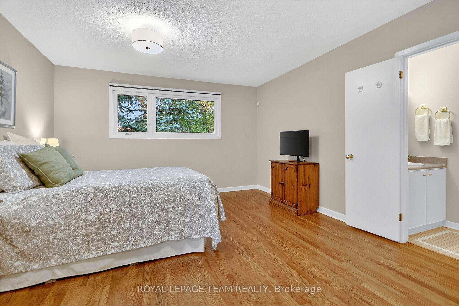 Photo 14 of 20 Beaumaris Drive, Ottawa, Bruce Farm/Graham Park/Qualicum/Bellands — HOMEH