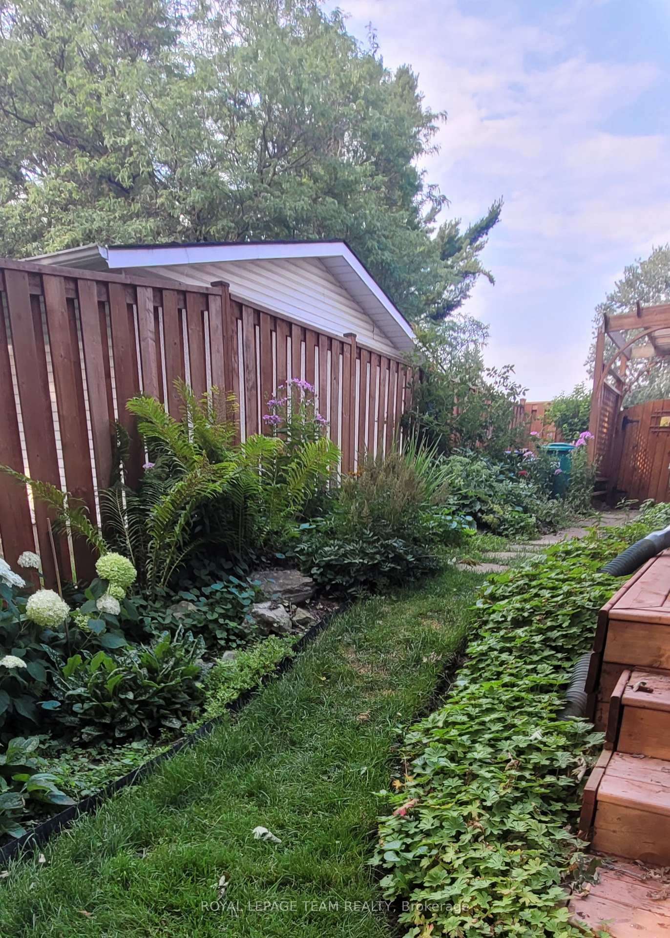 Photo 39 of 20 Beaumaris Drive, Ottawa, Bruce Farm/Graham Park/Qualicum/Bellands — HOMEH