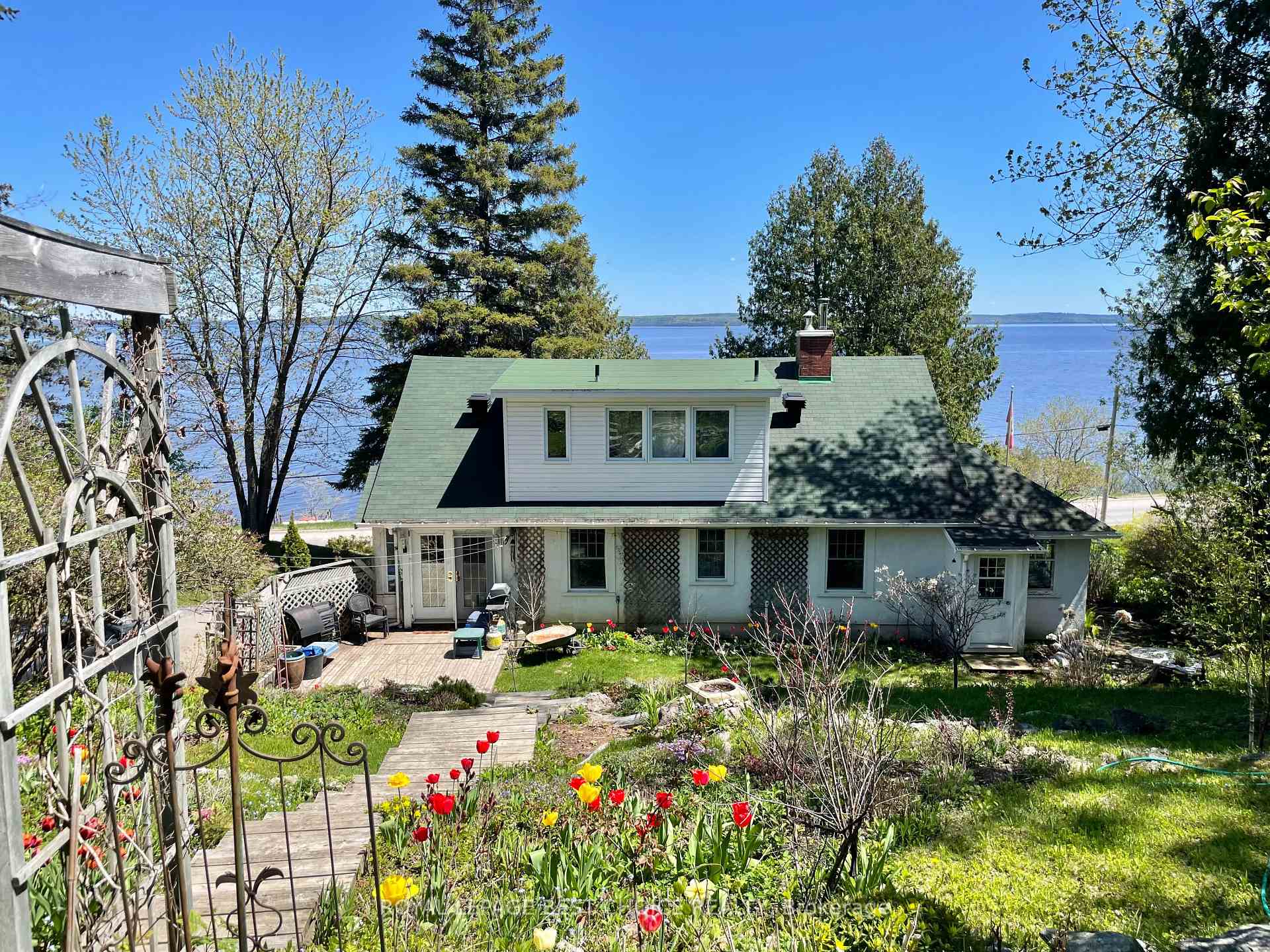 Photo 2 of 748 Lakeshore Road, Temiskaming Shores, Haileybury — HOMEH