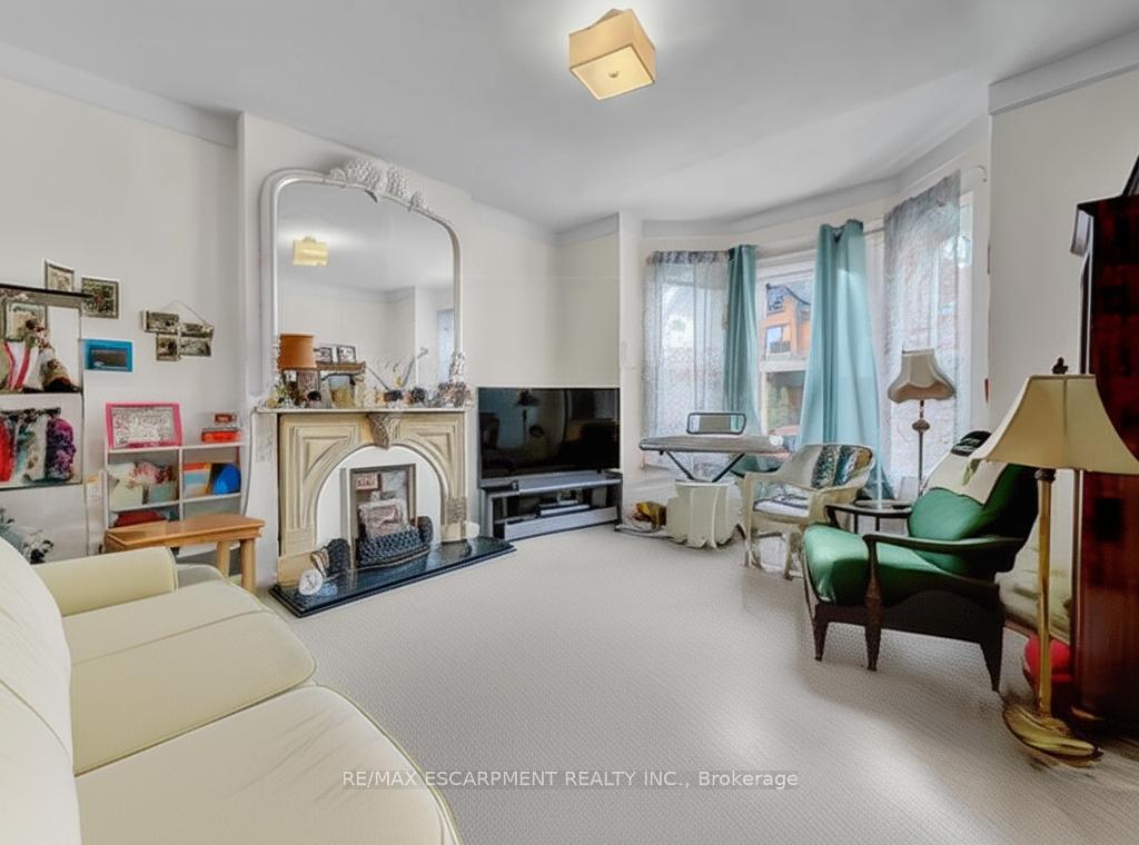 Photo 5 of 214 Mary Street, Hamilton, Beasley — HOMEH