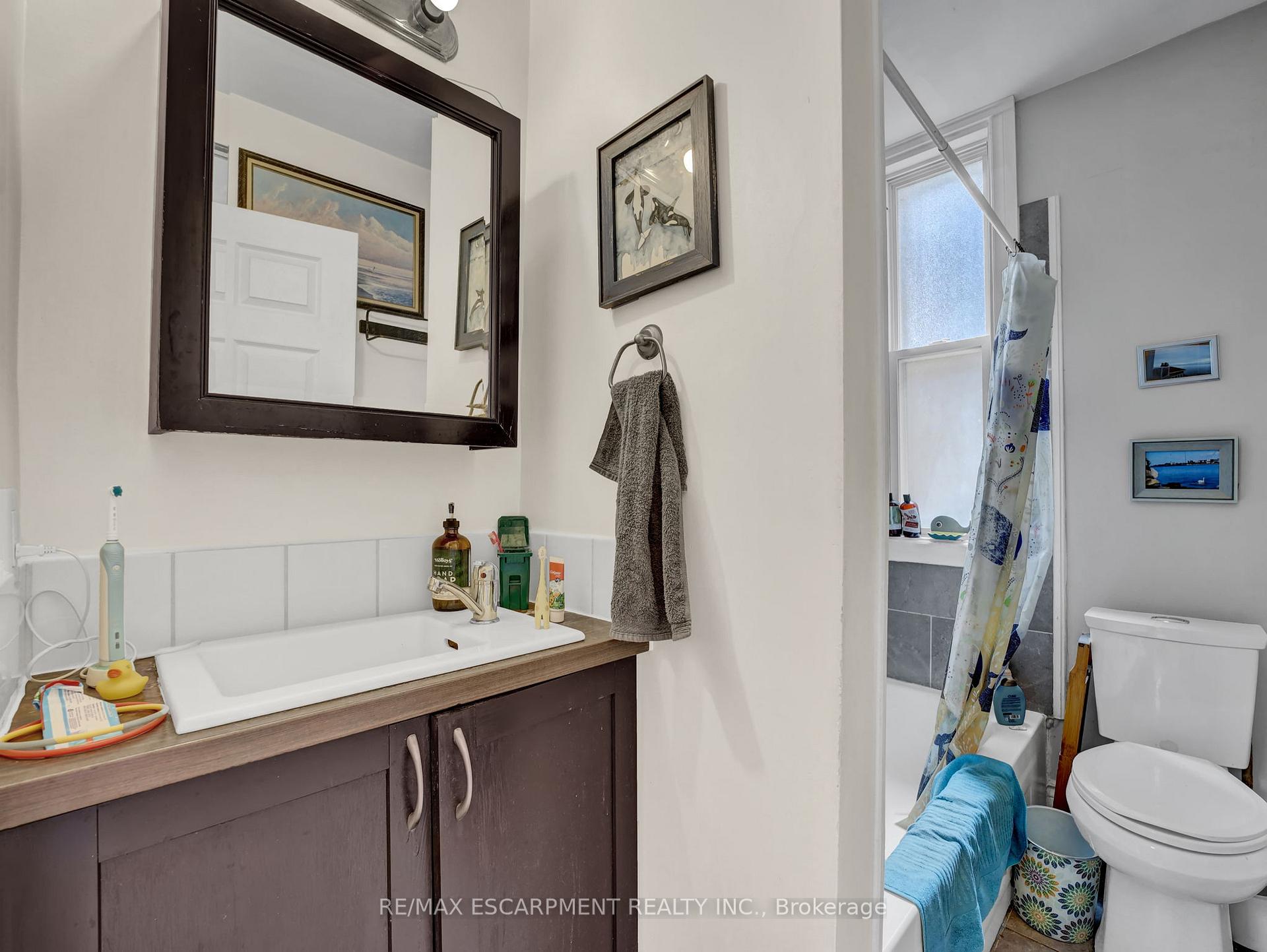 Photo 11 of 214 Mary Street, Hamilton, Beasley — HOMEH